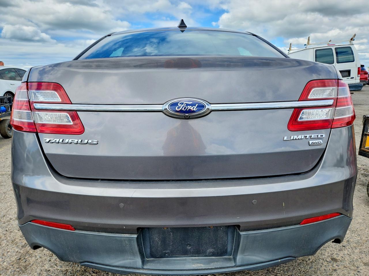 2013 Ford Taurus Limited Silver vin: 1FAHP2J88DG136958