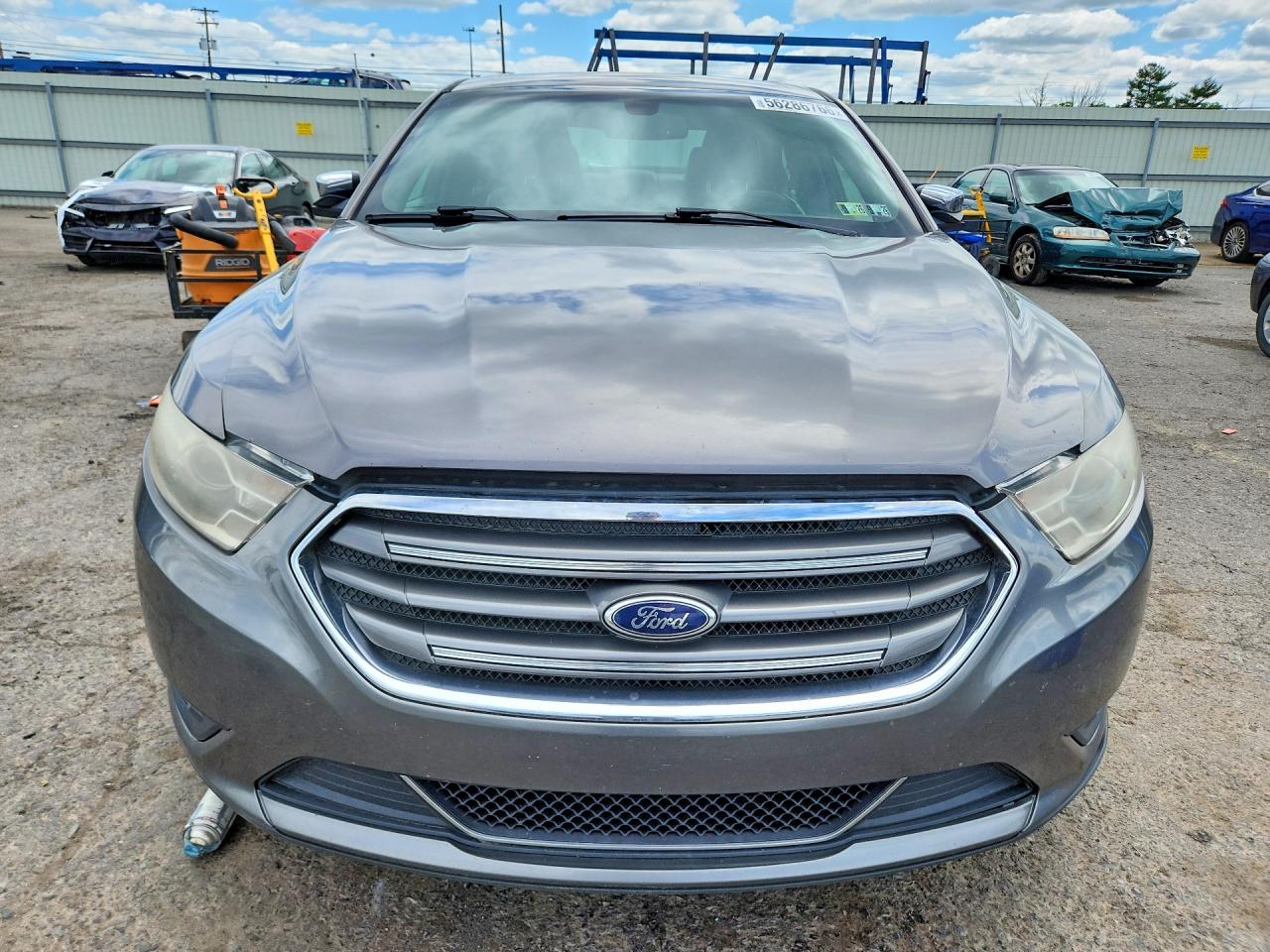 2013 Ford Taurus Limited Silver vin: 1FAHP2J88DG136958