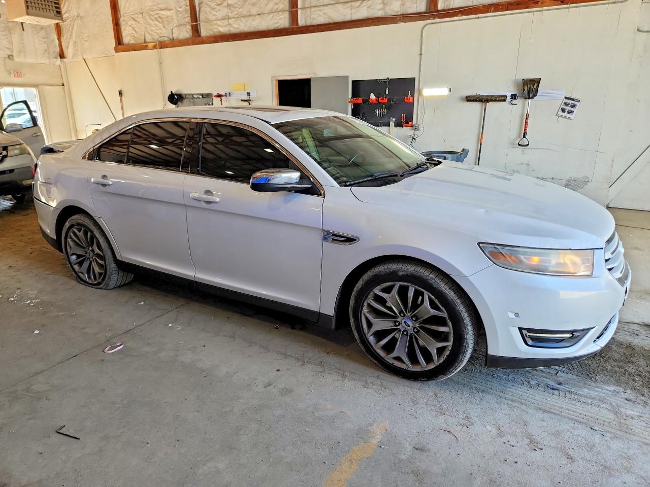 2013 Ford Taurus Limited White vin: 1FAHP2J89DG190558