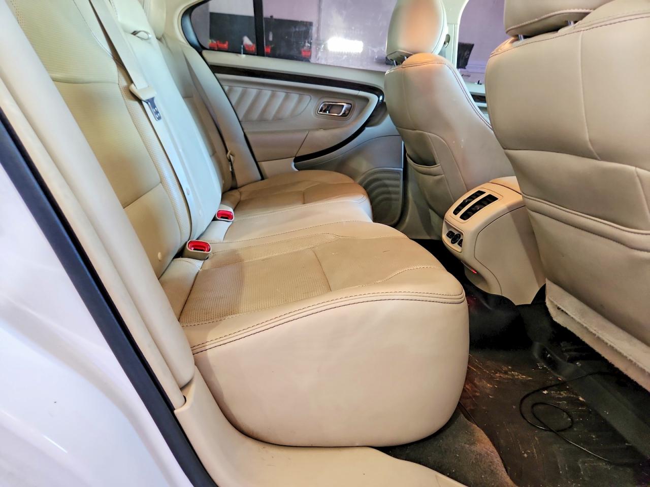 2013 Ford Taurus Limited White vin: 1FAHP2J89DG190558
