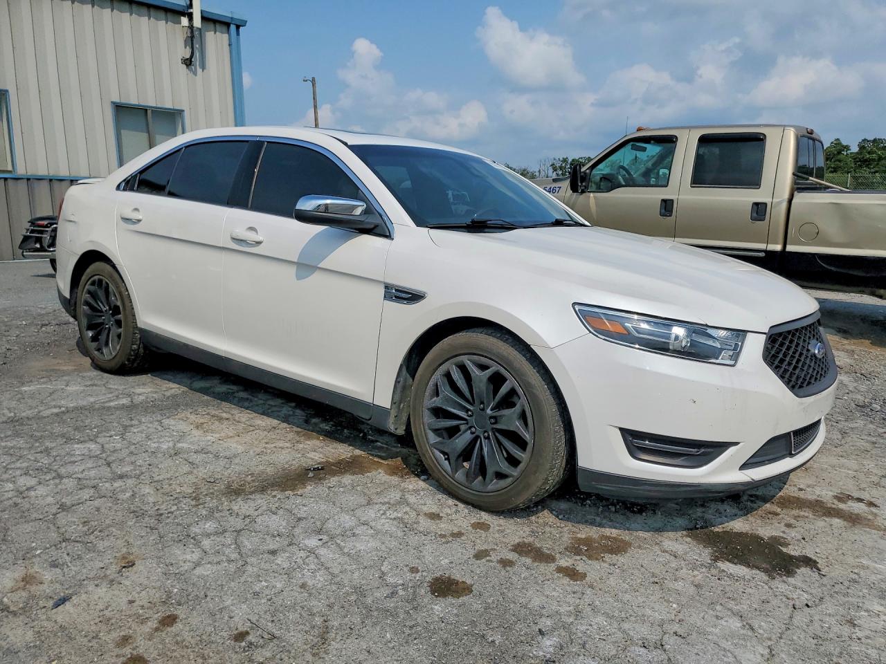 2015 Ford Taurus Limited White vin: 1FAHP2J8XFG127312