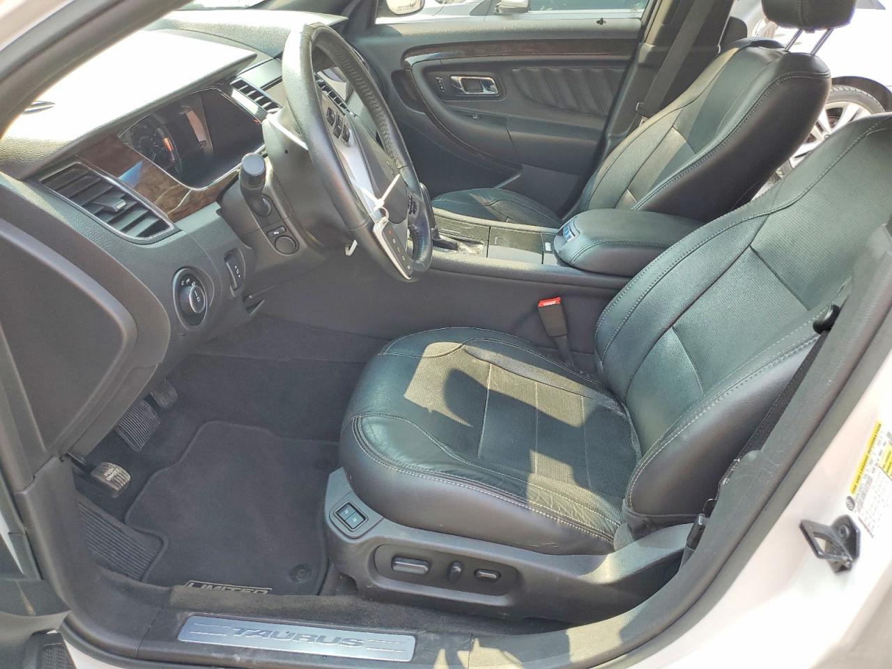 2015 Ford Taurus Limited White vin: 1FAHP2J8XFG127312