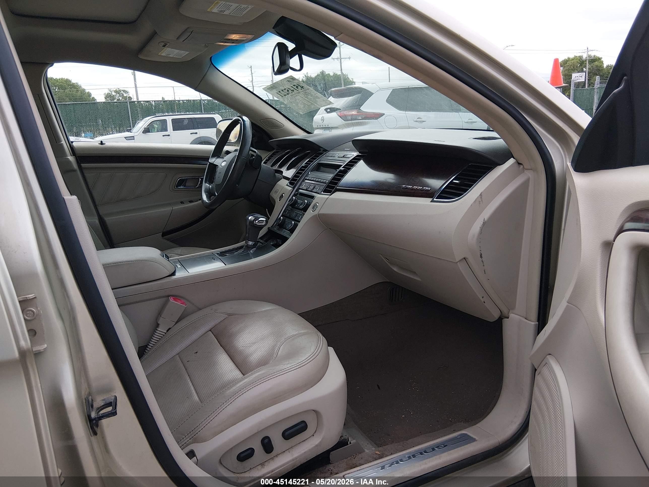 2010 Ford Taurus Limited Золотой vin: 1FAHP2JW0AG116892
