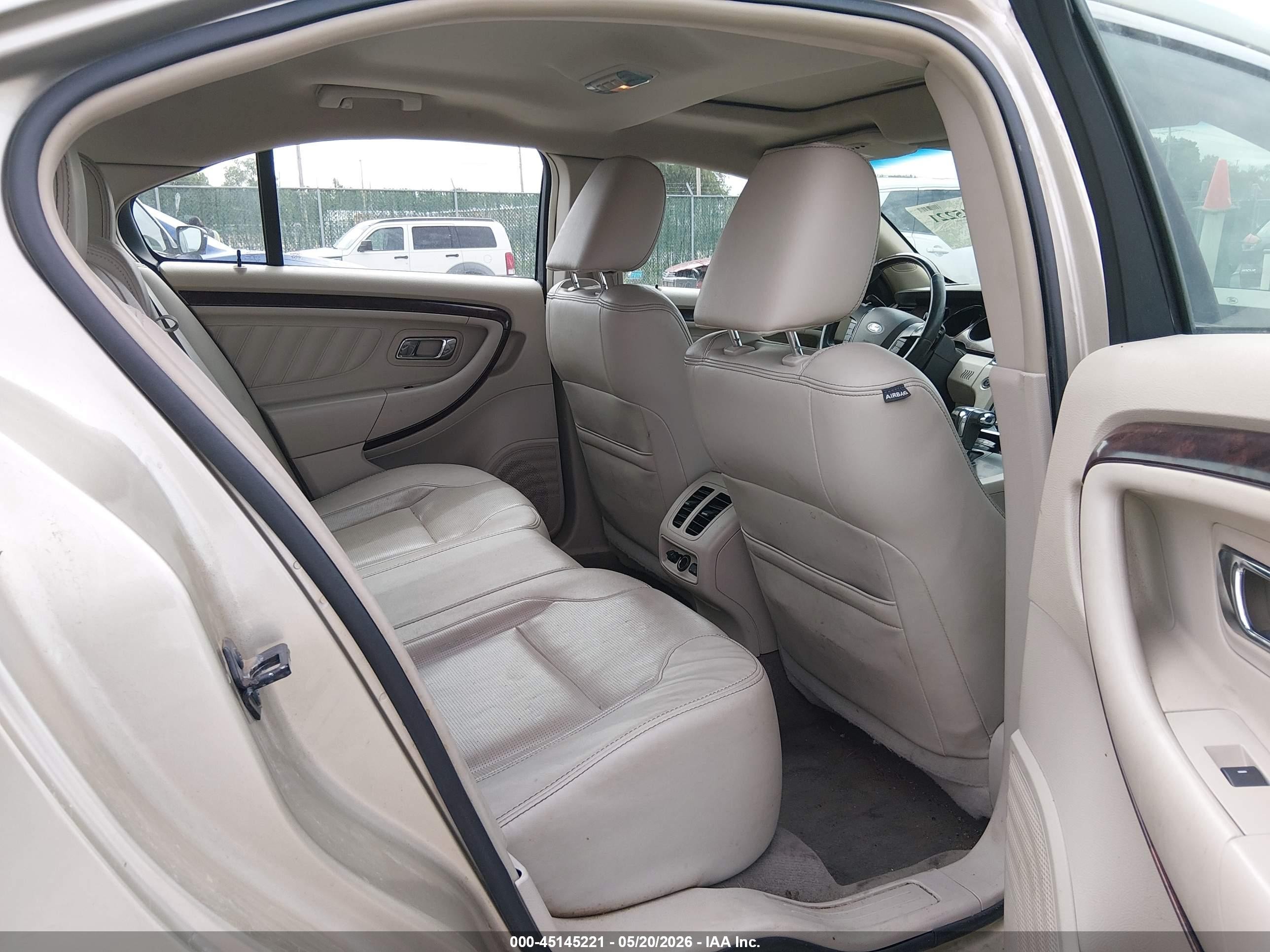 2010 Ford Taurus Limited Золотой vin: 1FAHP2JW0AG116892