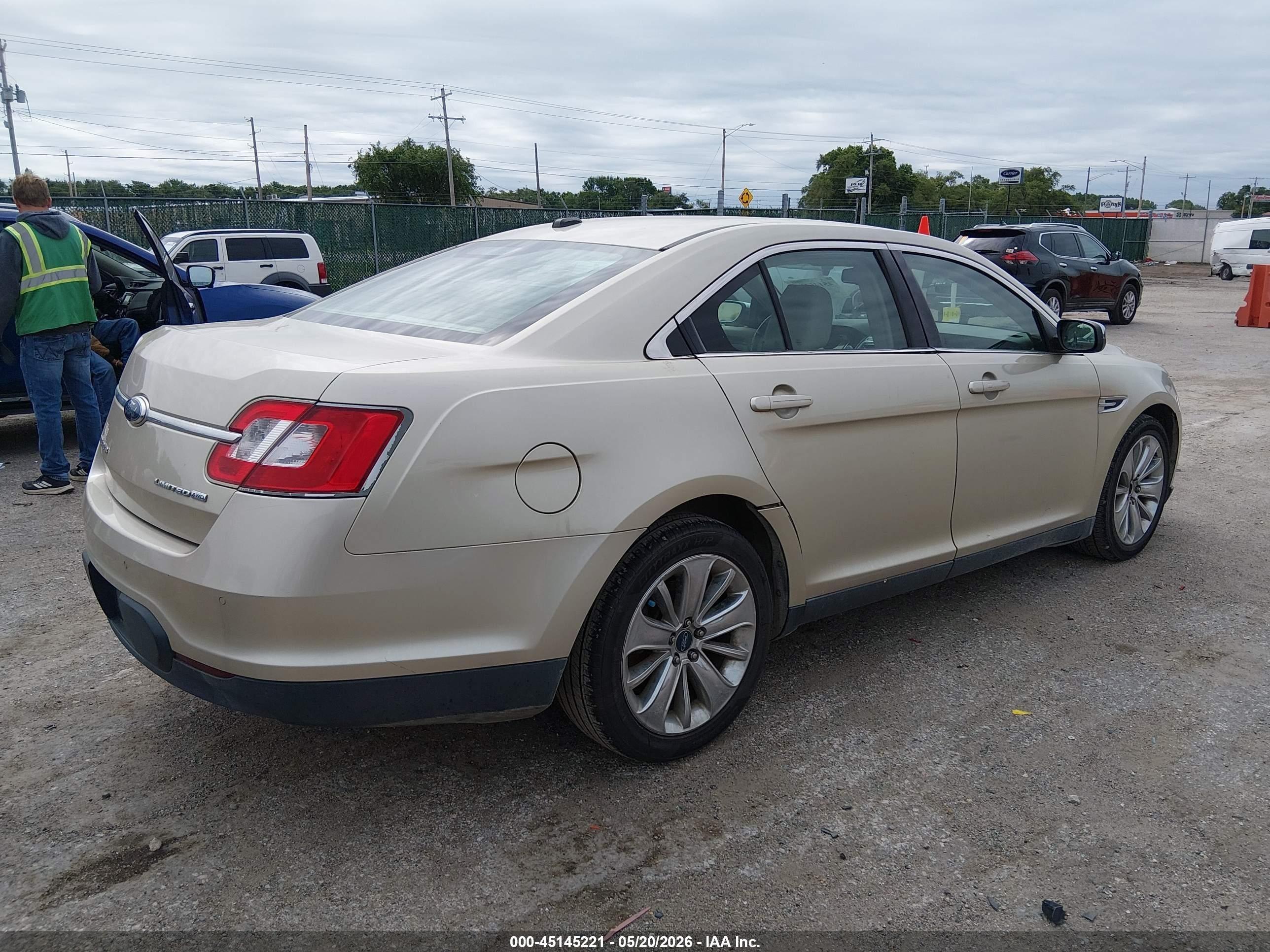 2010 Ford Taurus Limited Золотой vin: 1FAHP2JW0AG116892