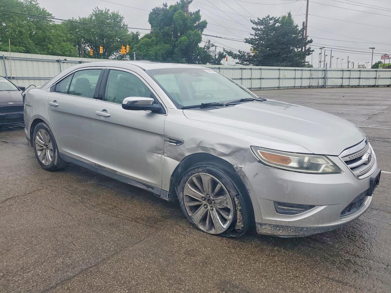 2011 Ford Taurus Limited Серебряный vin: 1FAHP2JW4BG147077