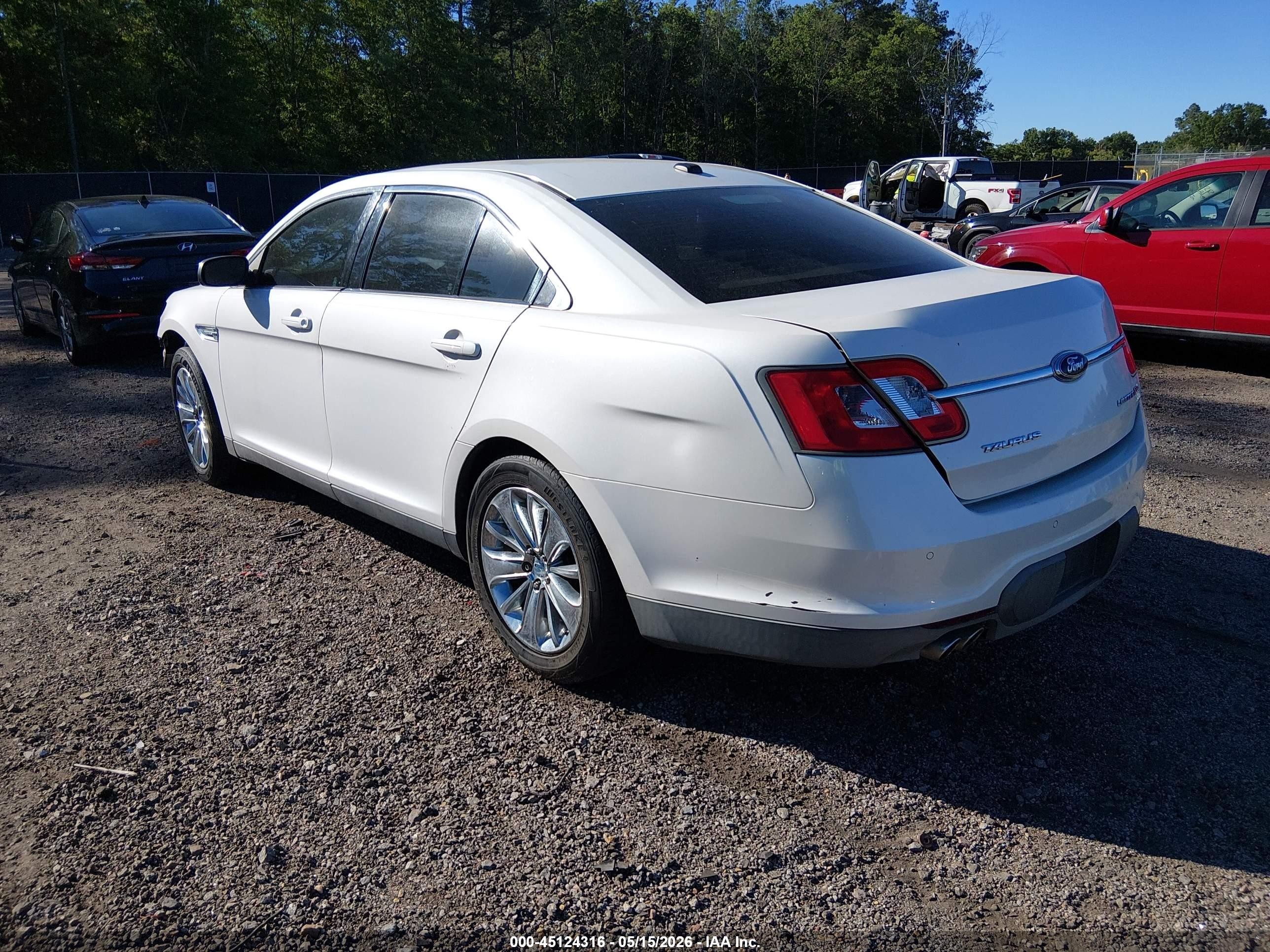 2010 Ford Taurus Limited White vin: 1FAHP2JW5AG103877