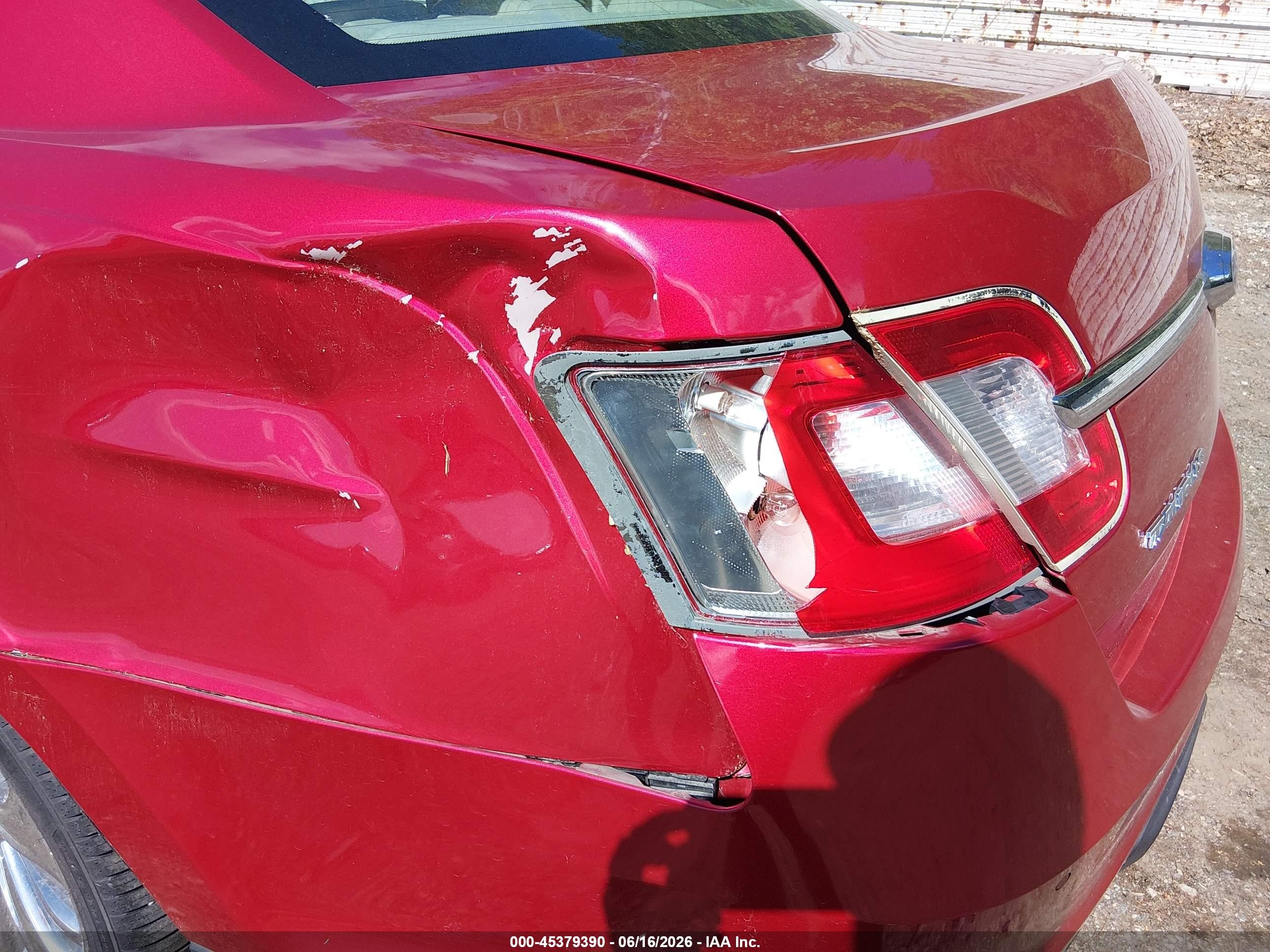 2012 Ford Taurus Limited Red vin: 1FAHP2JW6CG120982