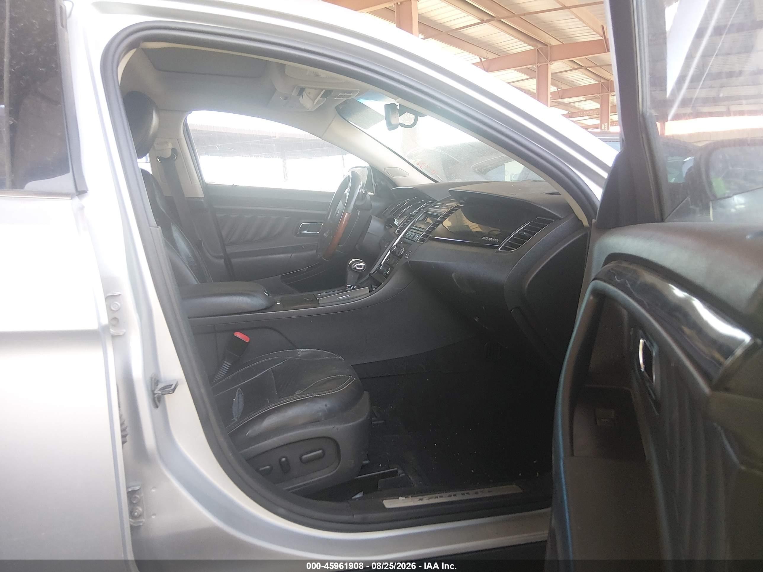 2010 Ford Taurus Limited Silver vin: 1FAHP2JW7AG109020