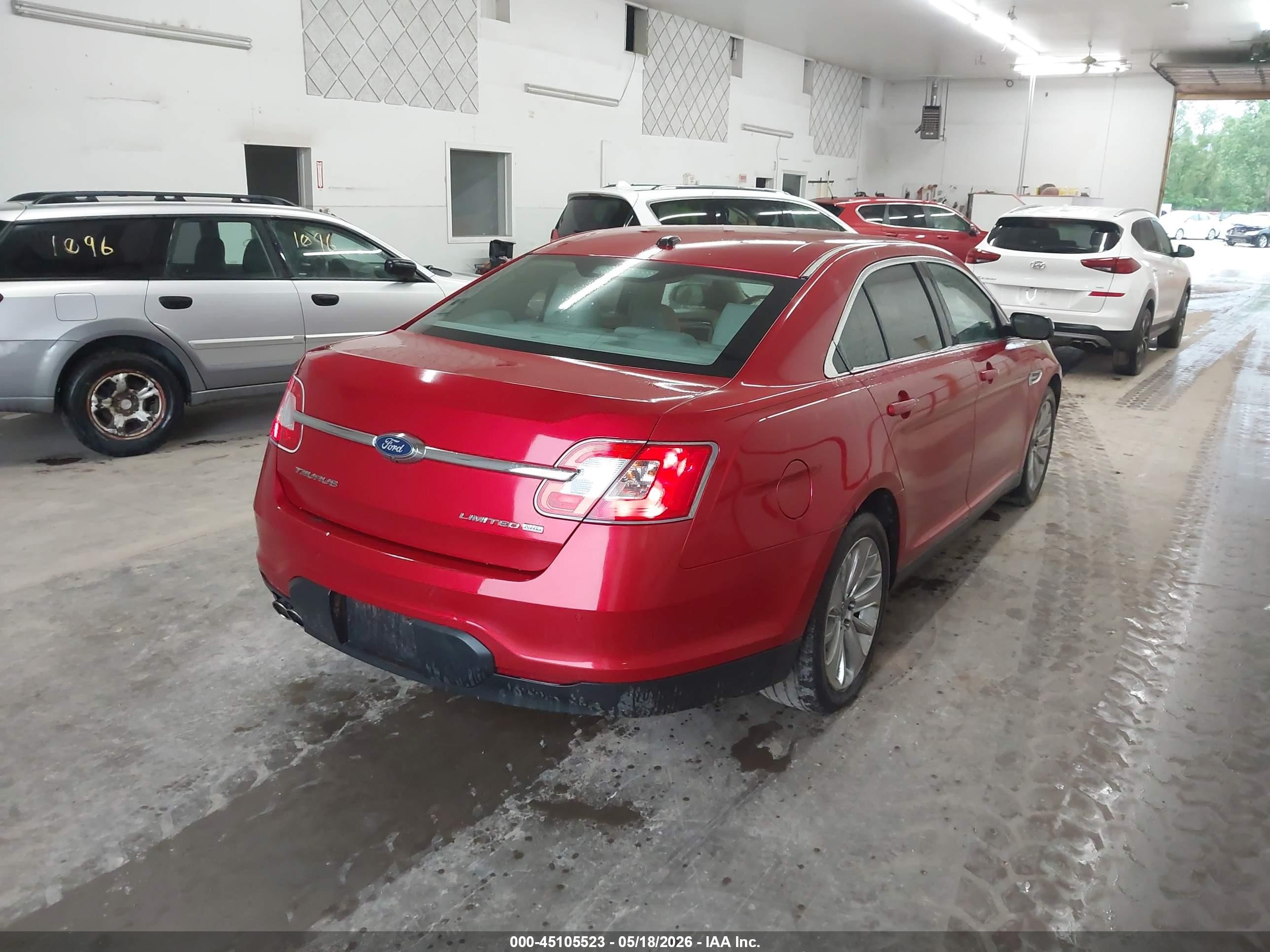2010 Ford Taurus Limited Red vin: 1FAHP2JW8AG153267