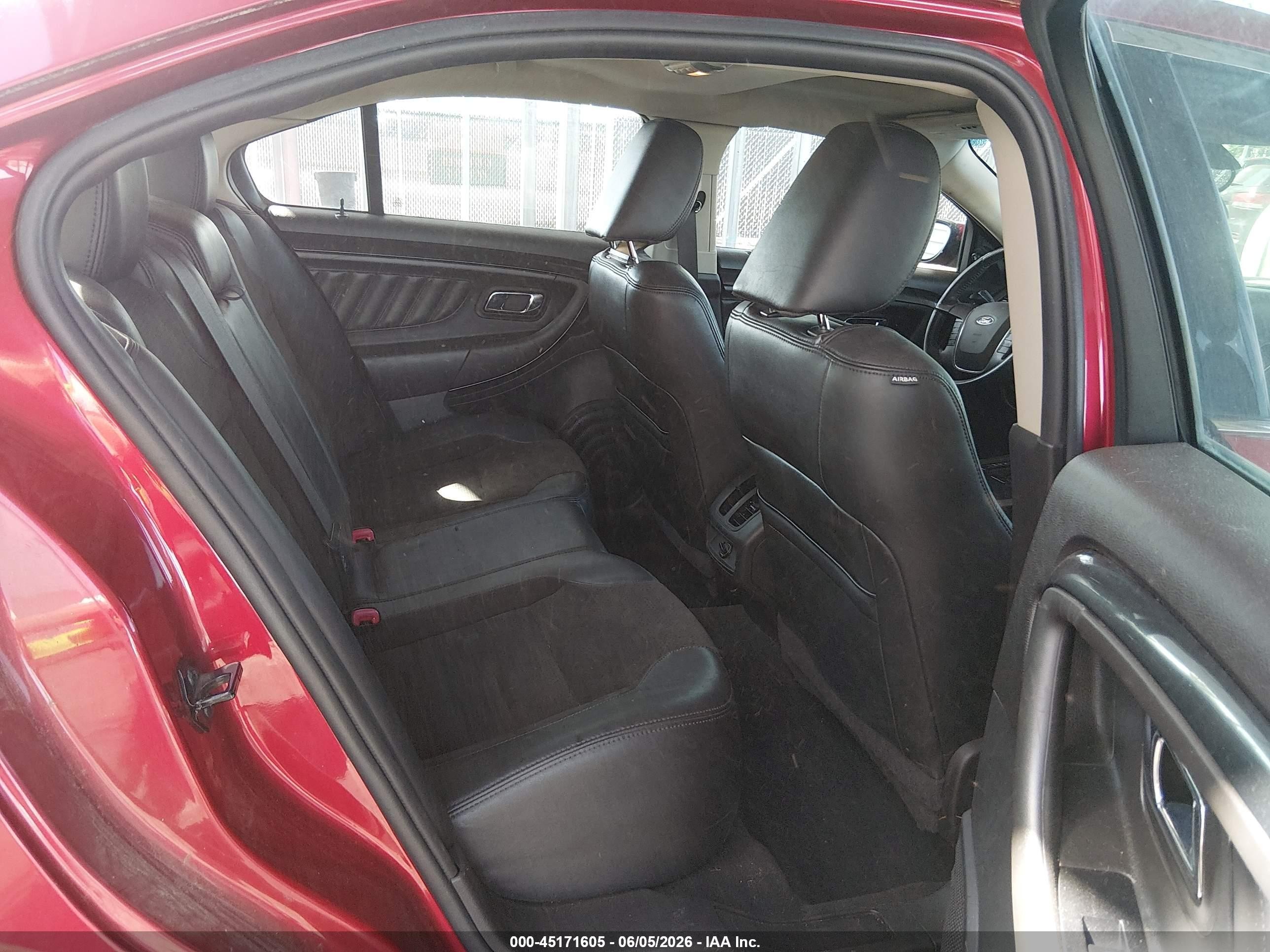 2010 Ford Taurus Sho Red vin: 1FAHP2KT0AG123152