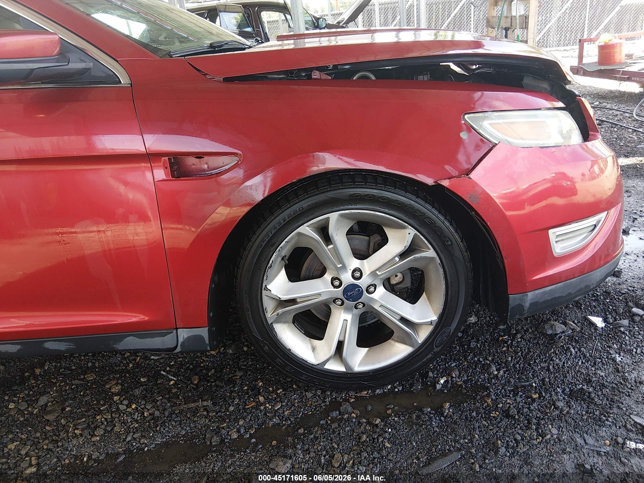 2010 Ford Taurus Sho Red vin: 1FAHP2KT0AG123152