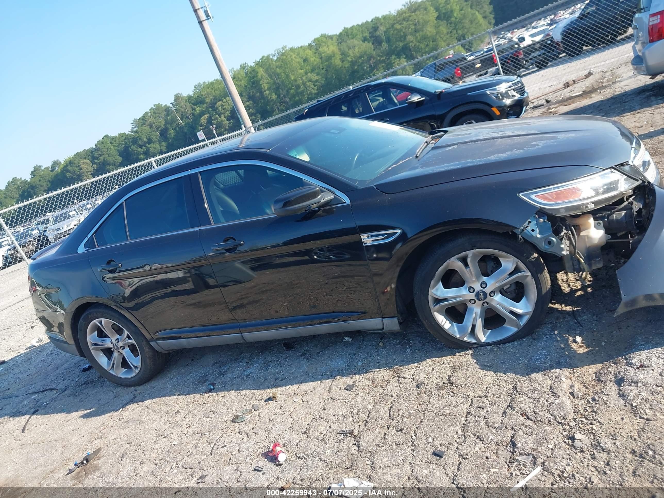 2011 Ford Taurus Sho Black vin: 1FAHP2KT0BG176547