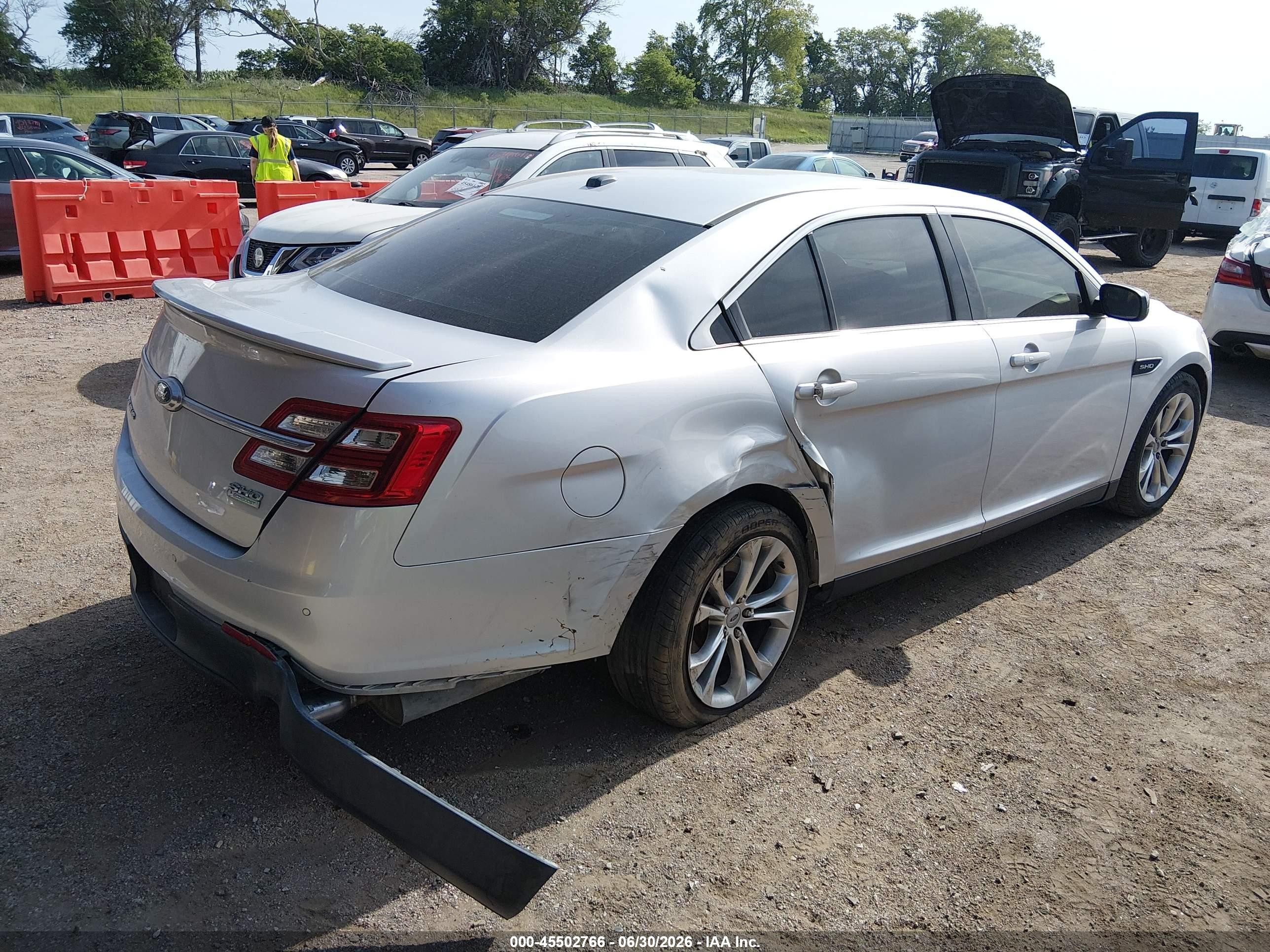 2014 Ford Taurus Sho Silver vin: 1FAHP2KT0EG129006