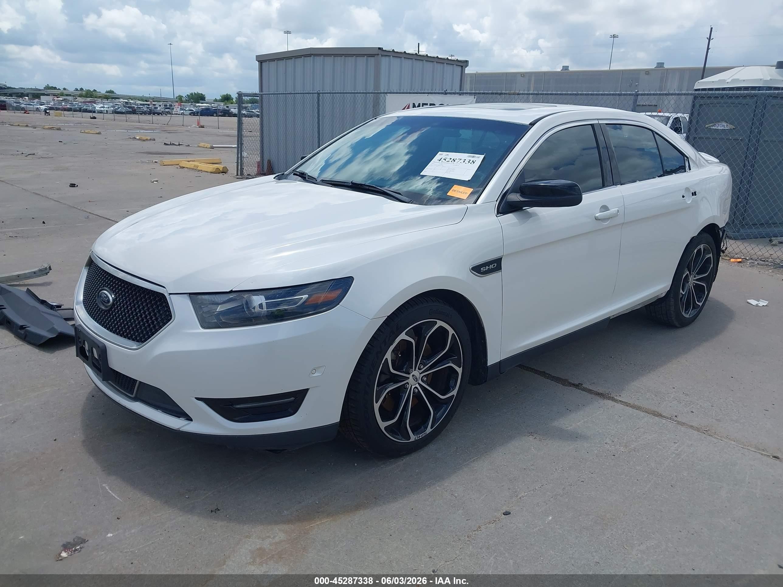 2015 Ford Taurus Sho White vin: 1FAHP2KT0FG177509