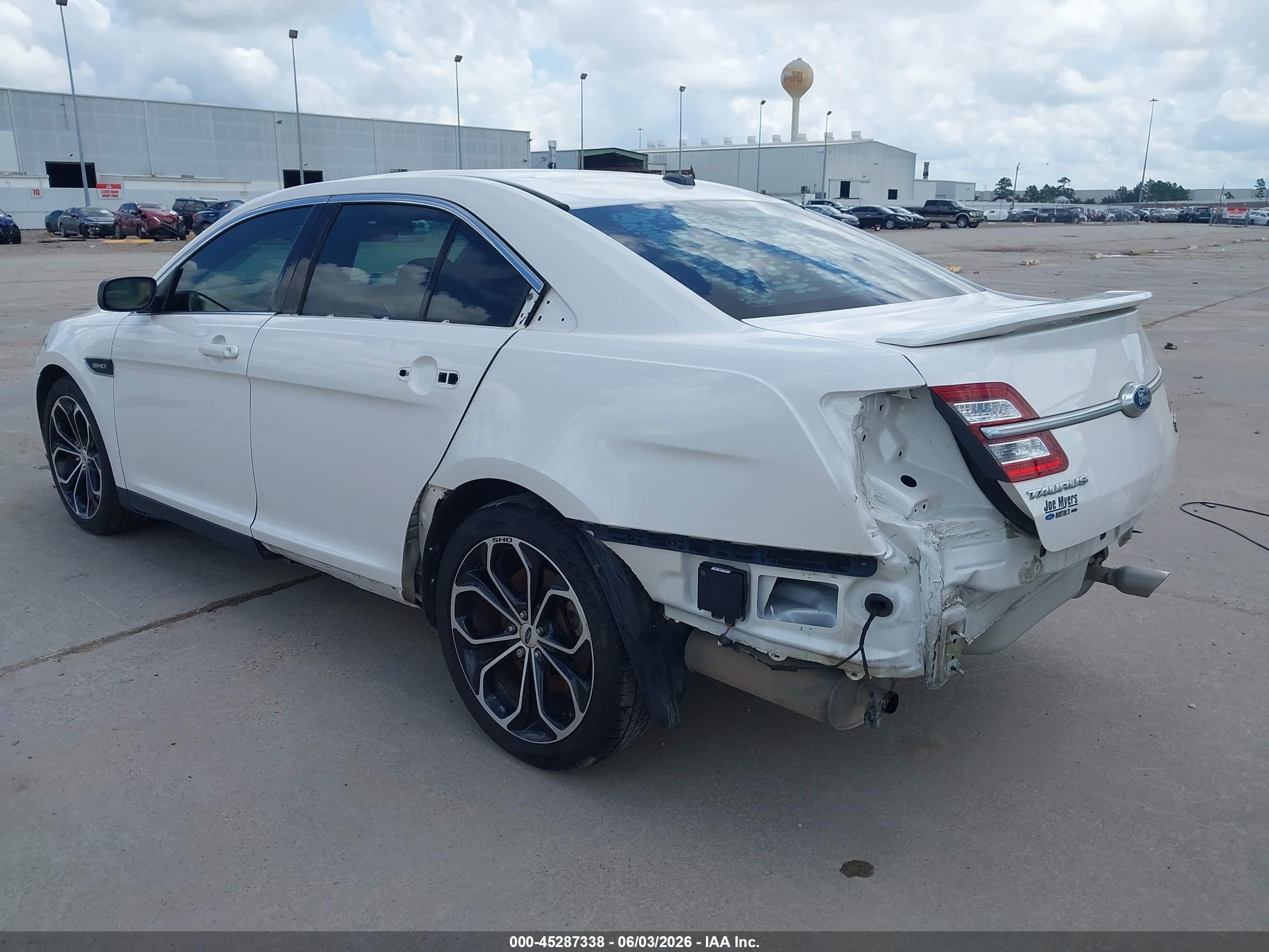 2015 Ford Taurus Sho White vin: 1FAHP2KT0FG177509
