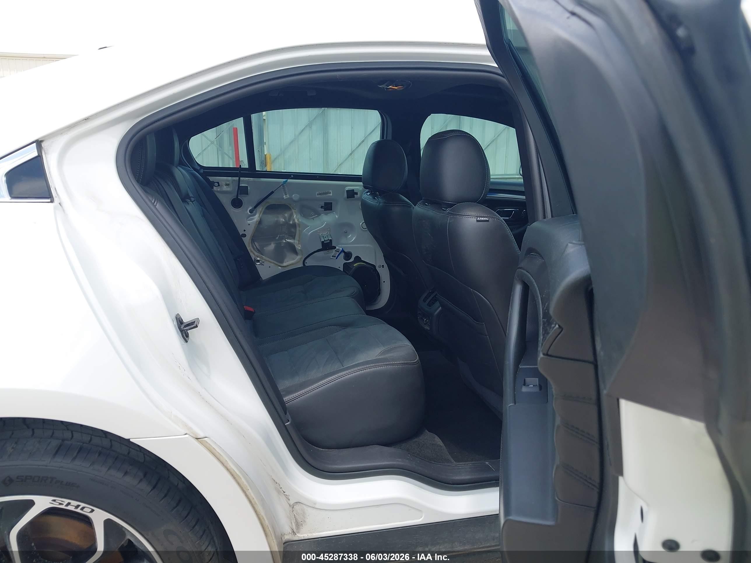 2015 Ford Taurus Sho White vin: 1FAHP2KT0FG177509