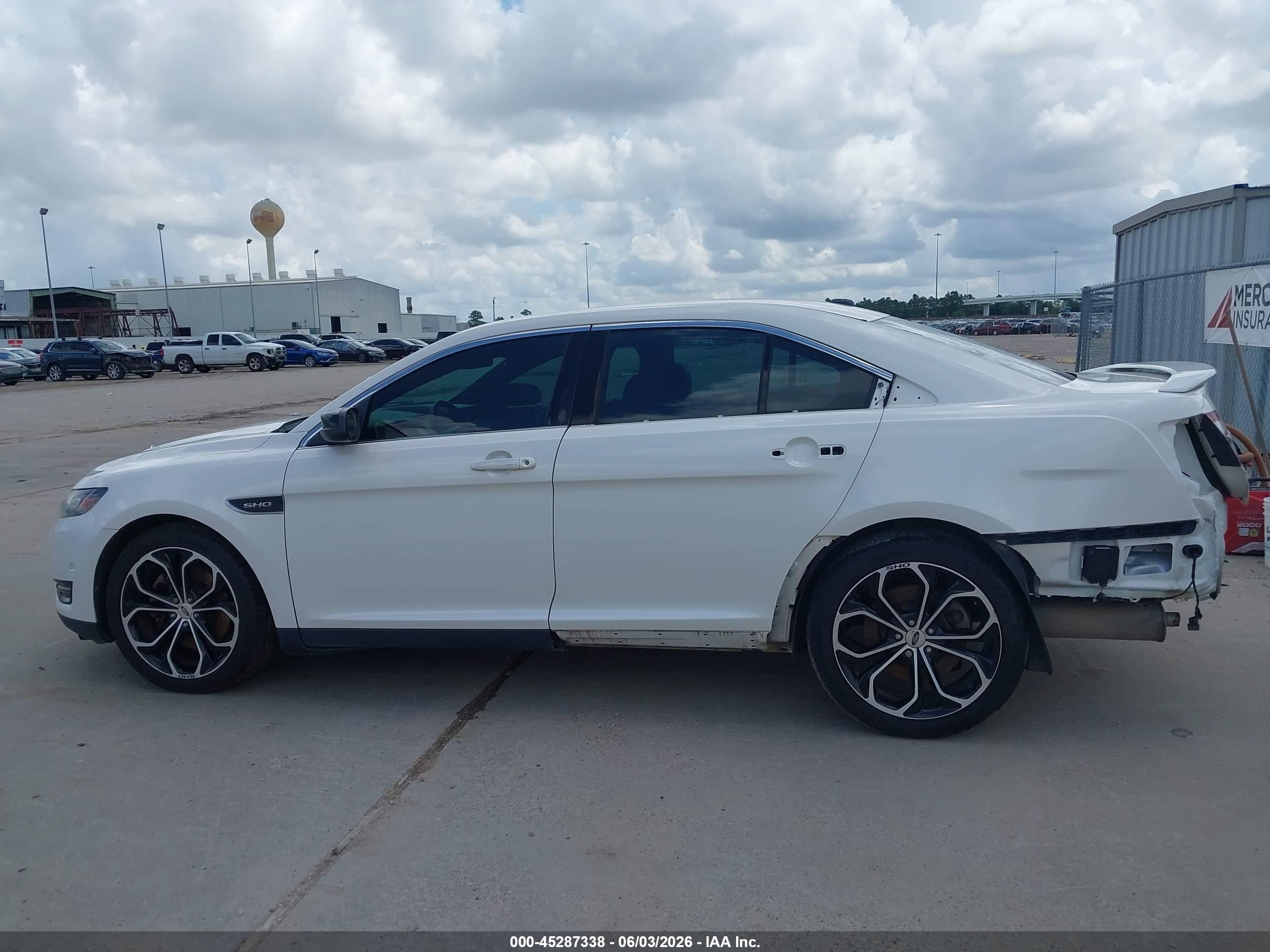 2015 Ford Taurus Sho White vin: 1FAHP2KT0FG177509