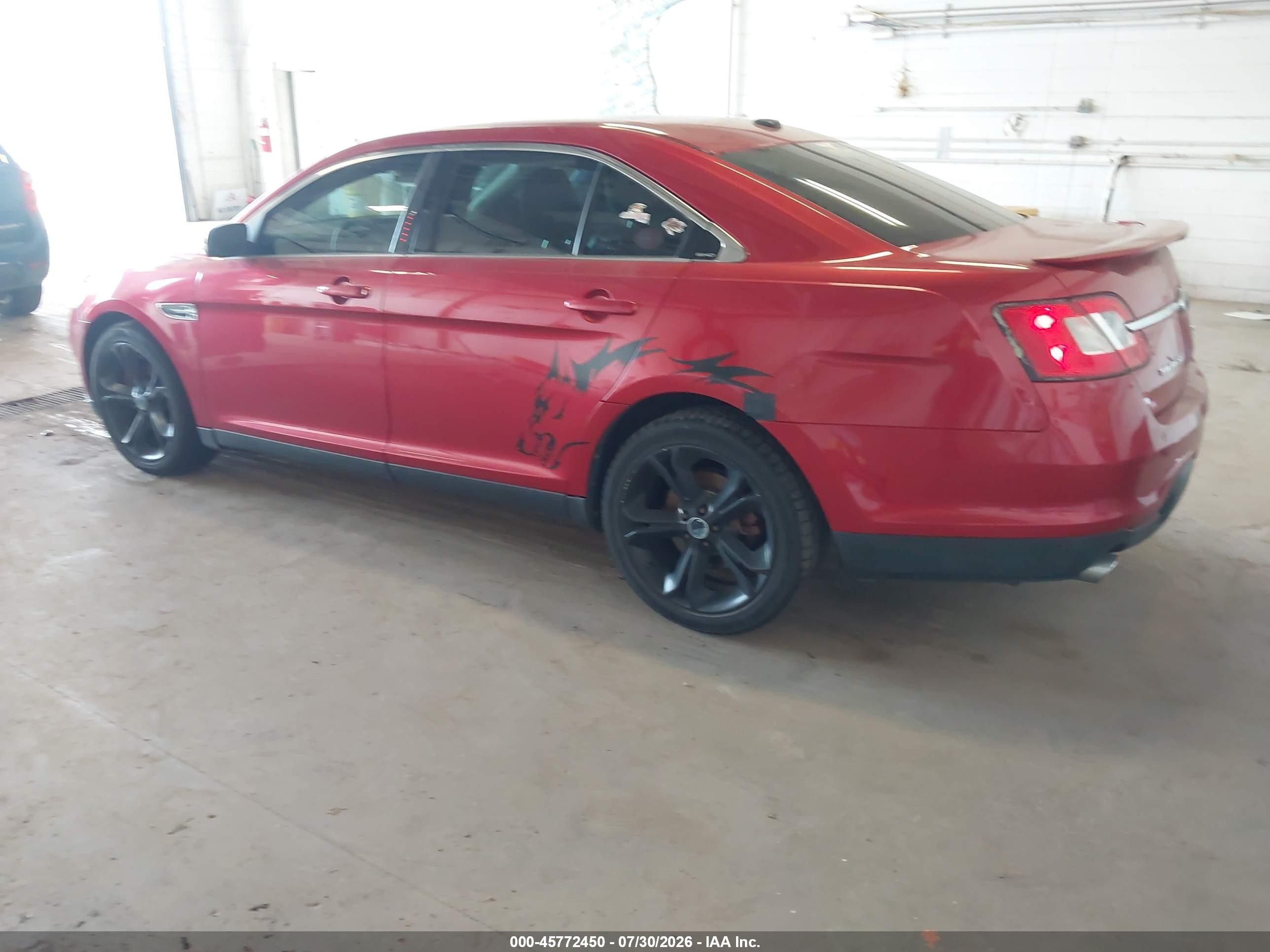 2010 Ford Taurus Sho Красный vin: 1FAHP2KT1AG101161
