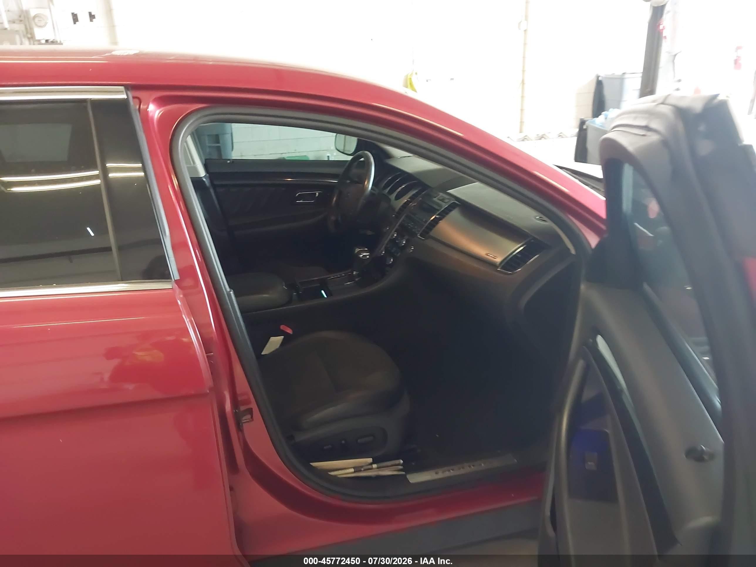 2010 Ford Taurus Sho Красный vin: 1FAHP2KT1AG101161