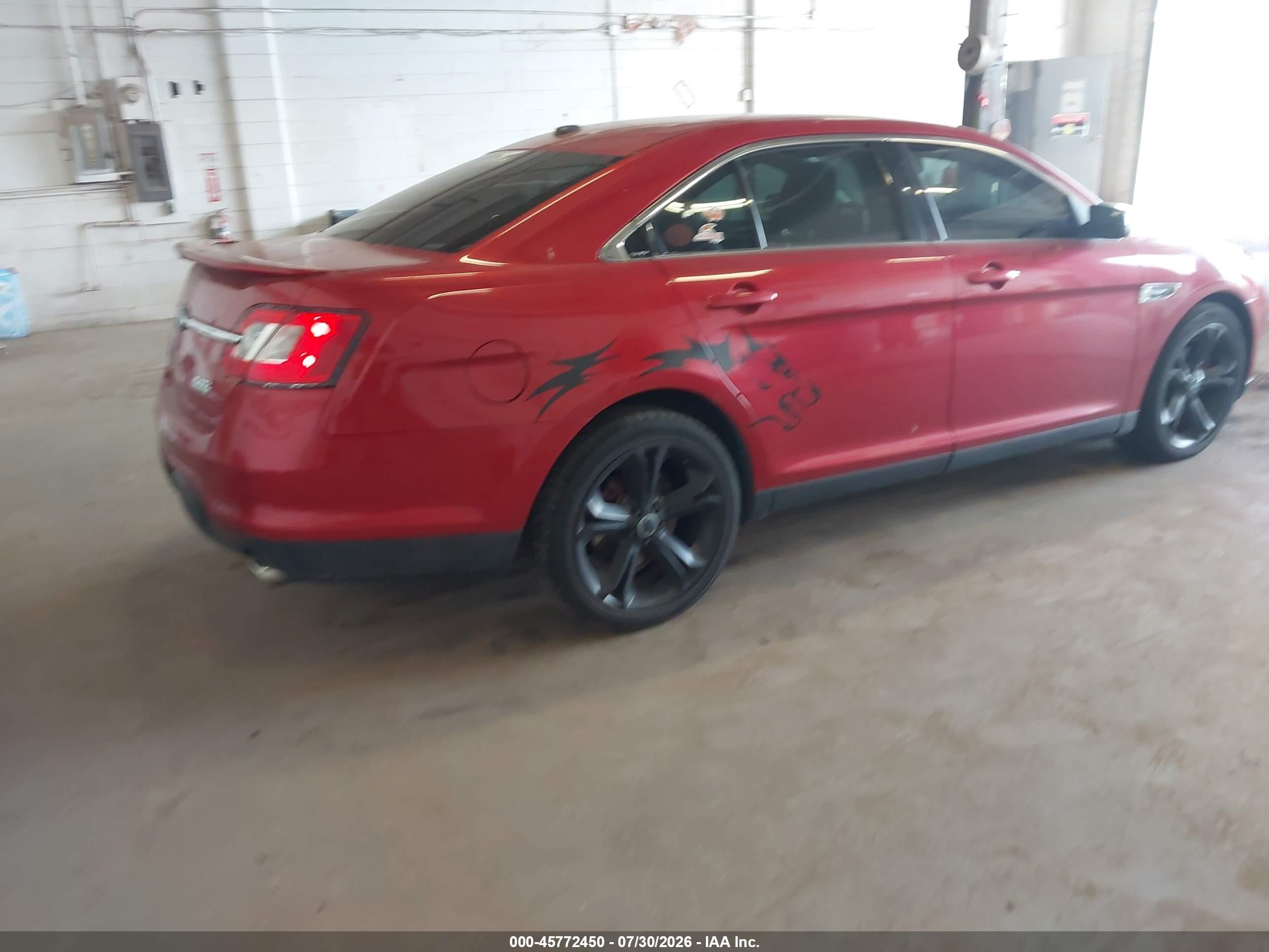2010 Ford Taurus Sho Красный vin: 1FAHP2KT1AG101161