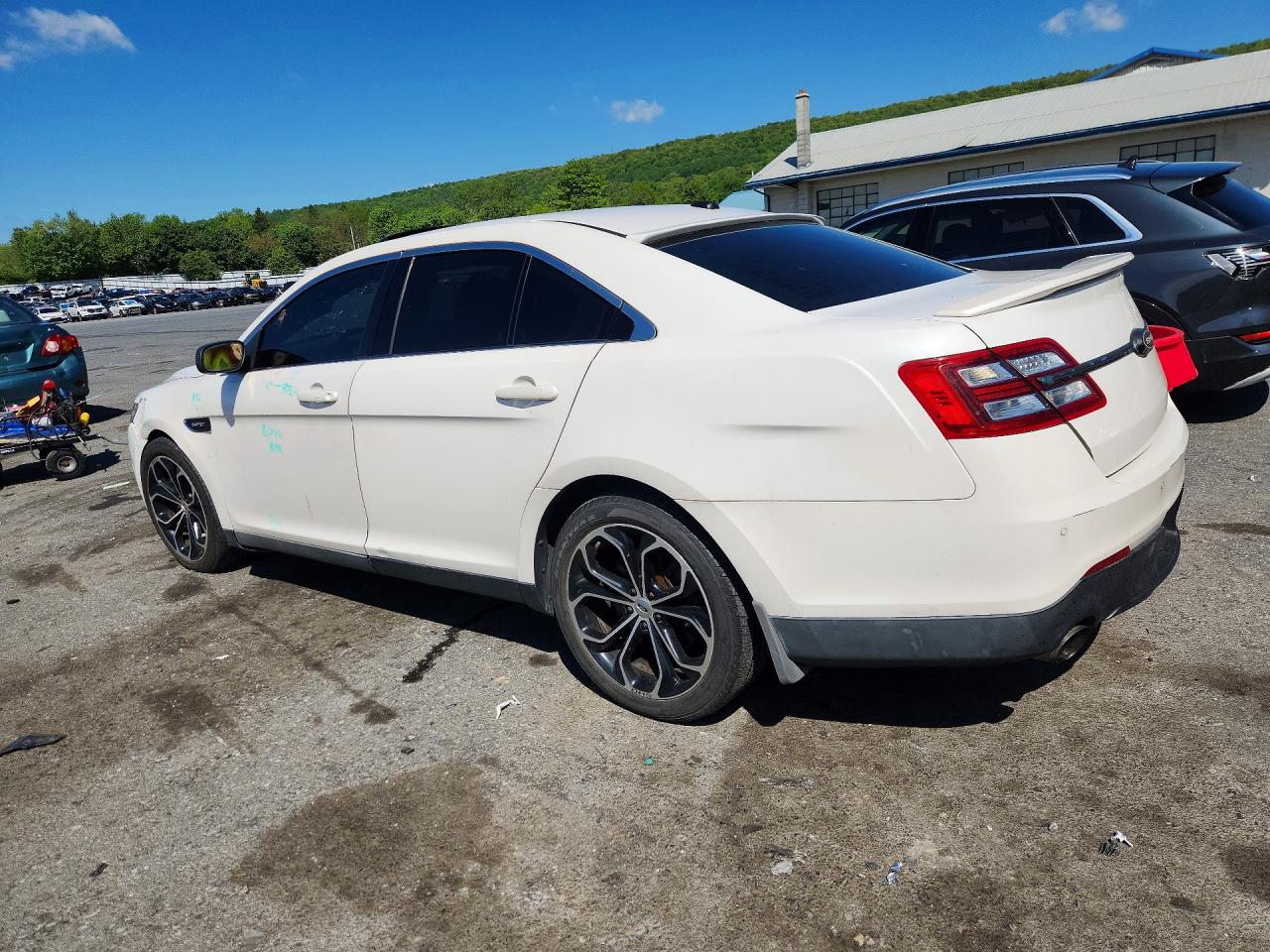 2013 Ford Taurus Sho White vin: 1FAHP2KT1DG170534