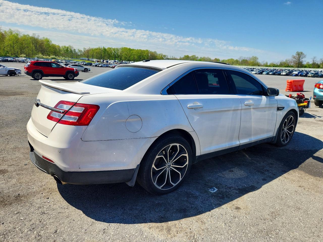 2013 Ford Taurus Sho White vin: 1FAHP2KT1DG170534