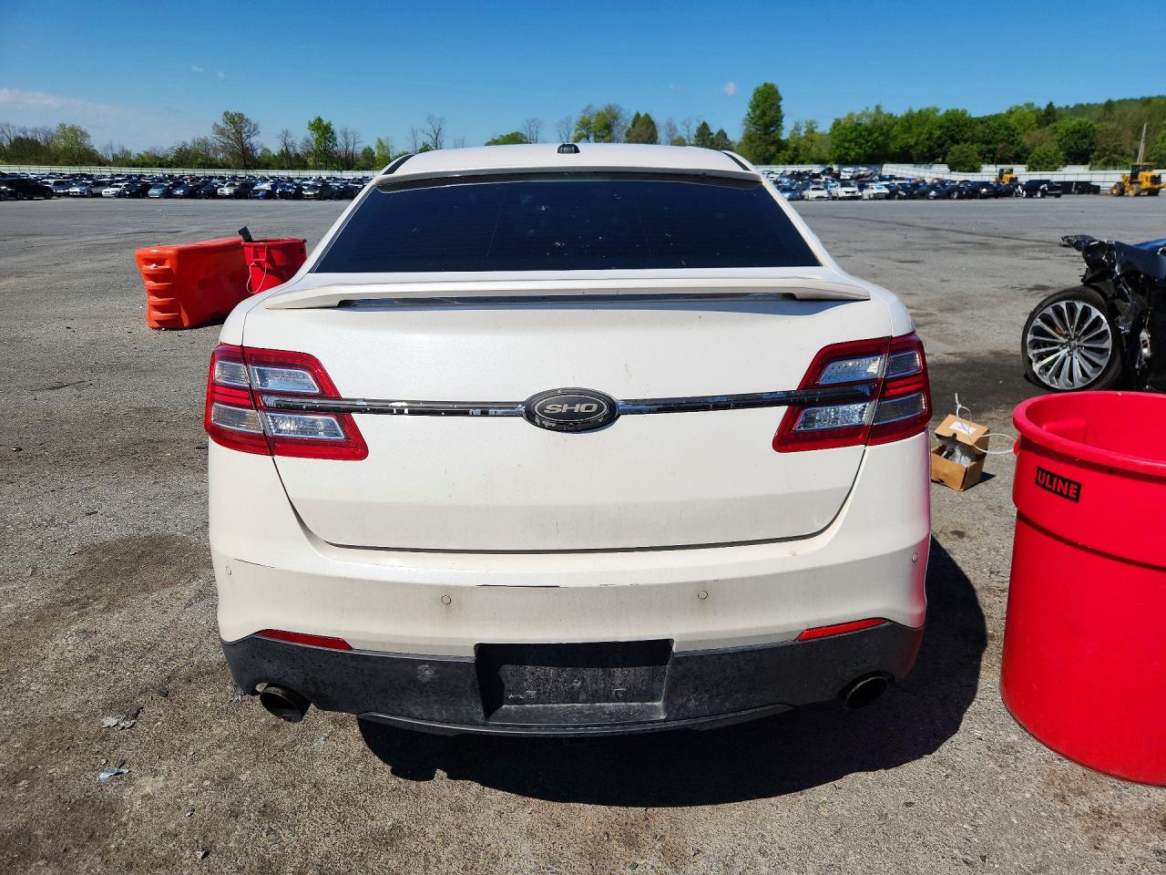 2013 Ford Taurus Sho White vin: 1FAHP2KT1DG170534