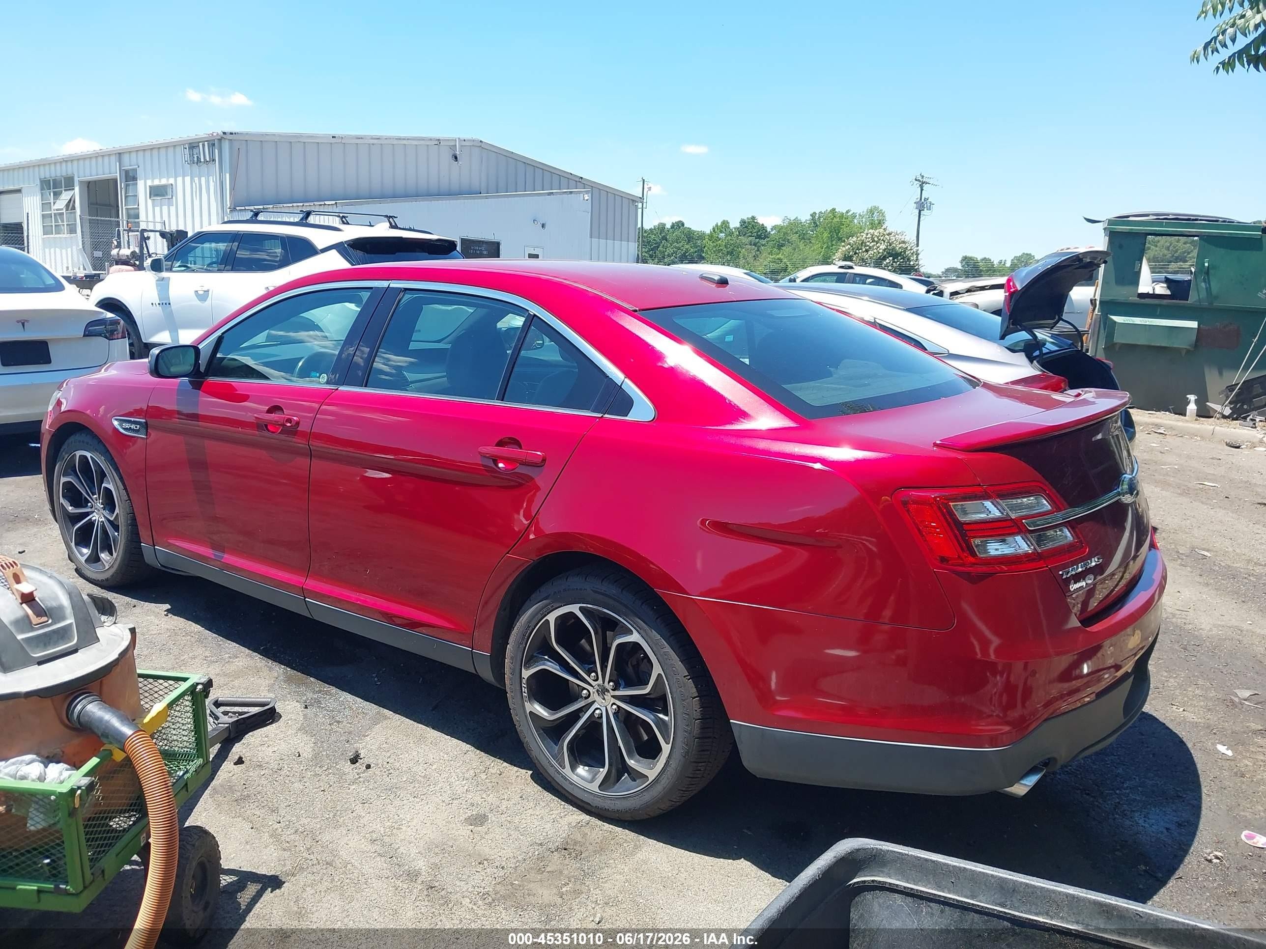 2014 Ford Taurus Sho Red vin: 1FAHP2KT1EG107919