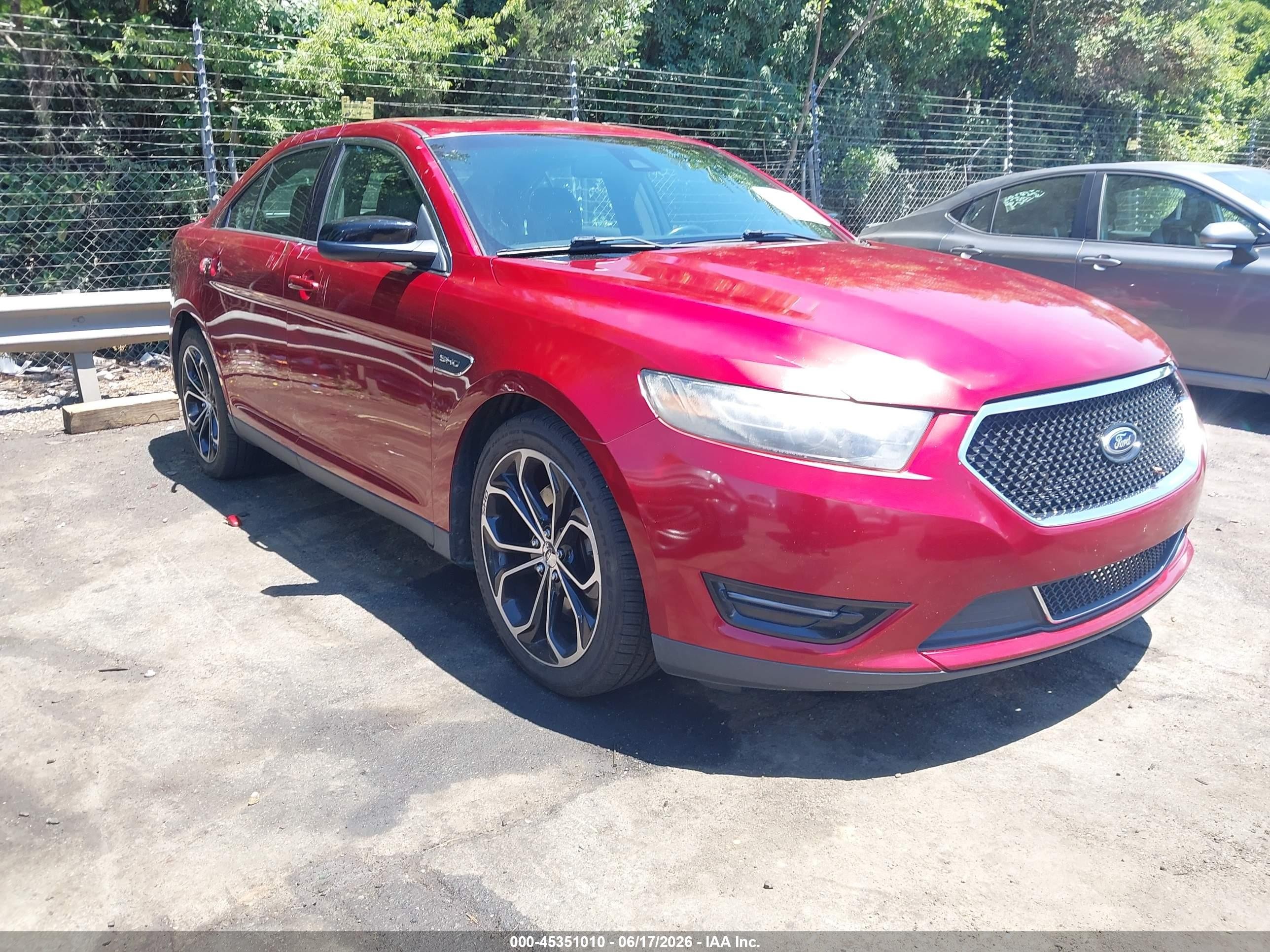 2014 Ford Taurus Sho Red vin: 1FAHP2KT1EG107919