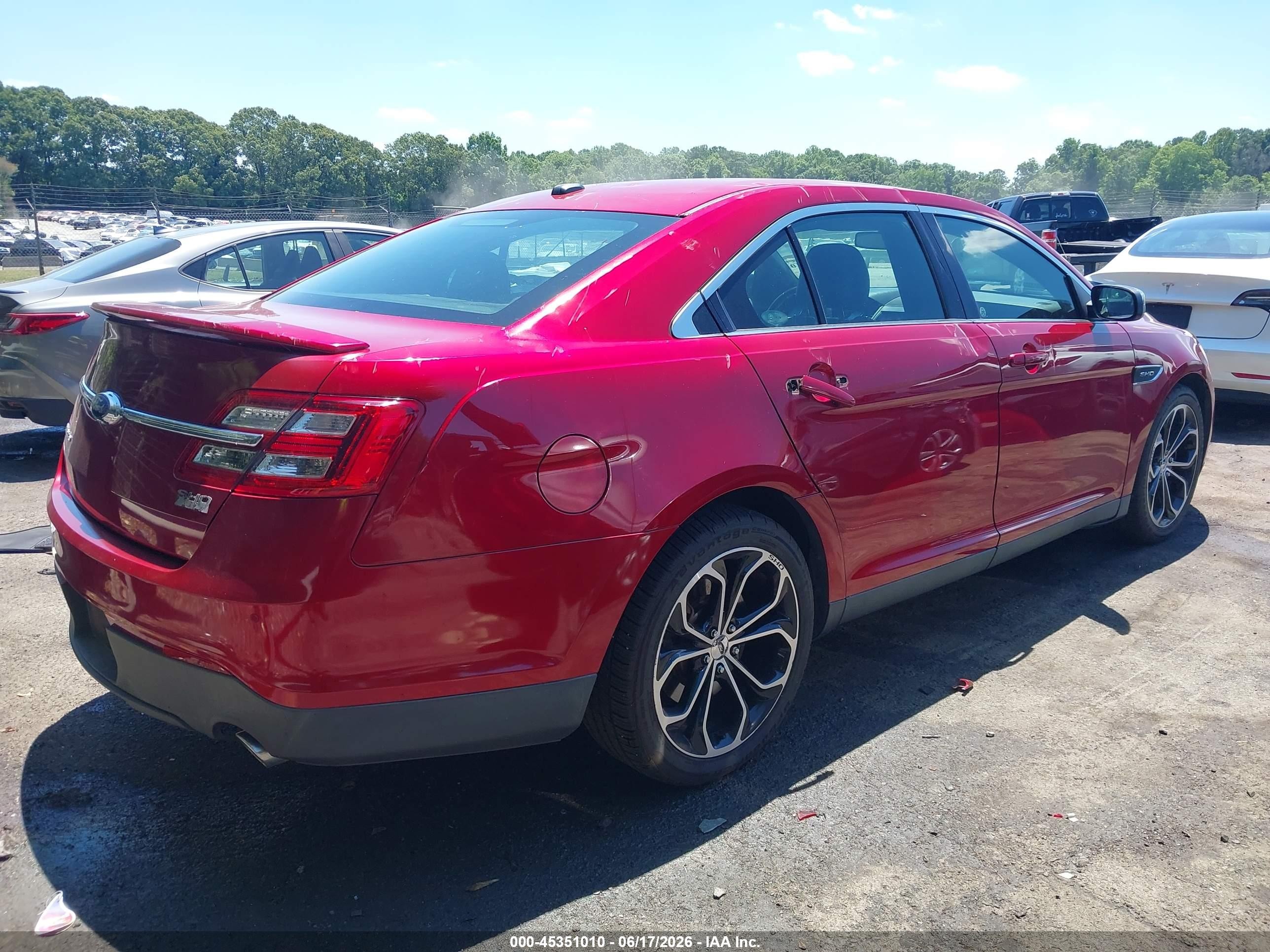 2014 Ford Taurus Sho Red vin: 1FAHP2KT1EG107919