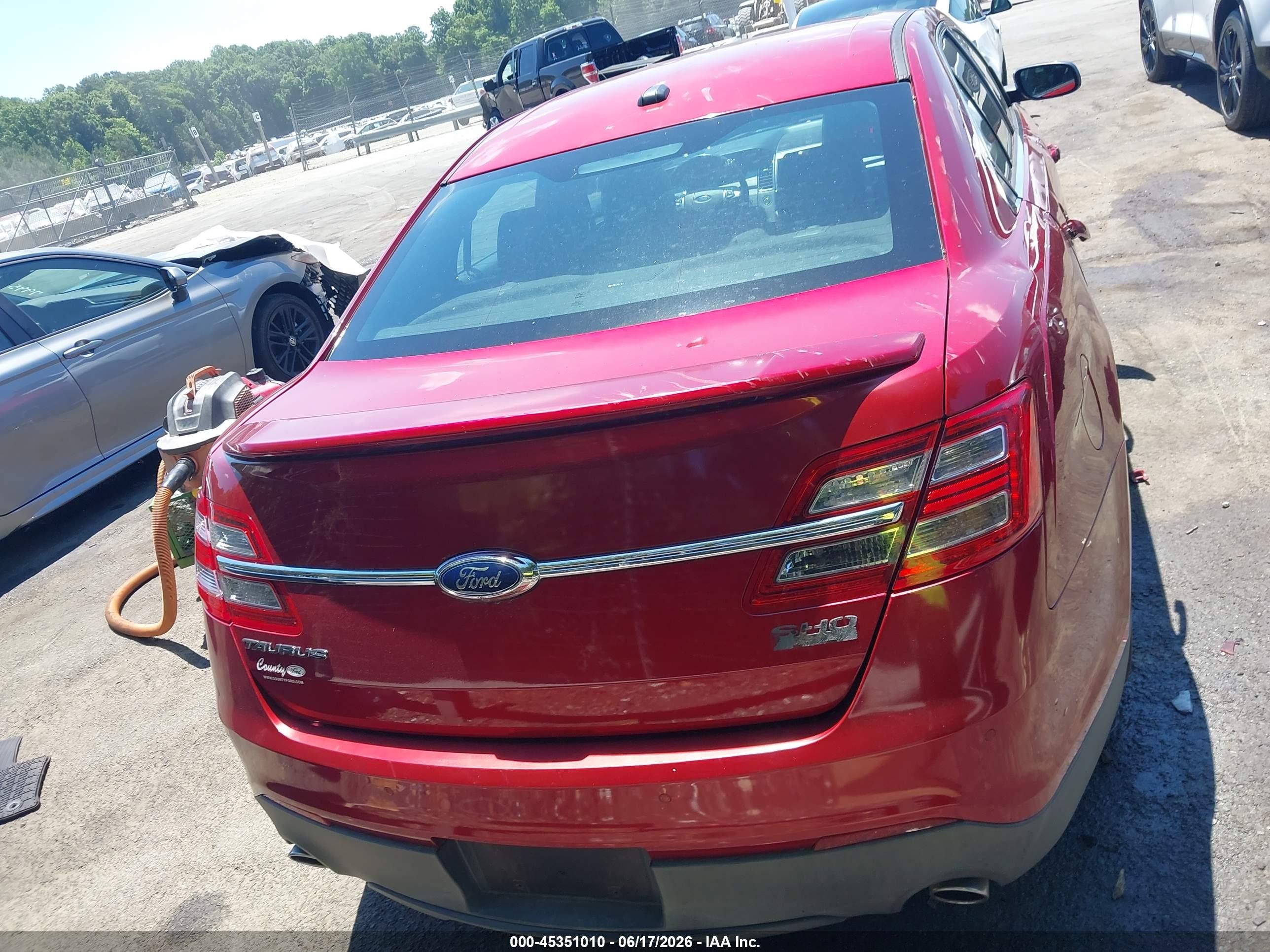 2014 Ford Taurus Sho Red vin: 1FAHP2KT1EG107919