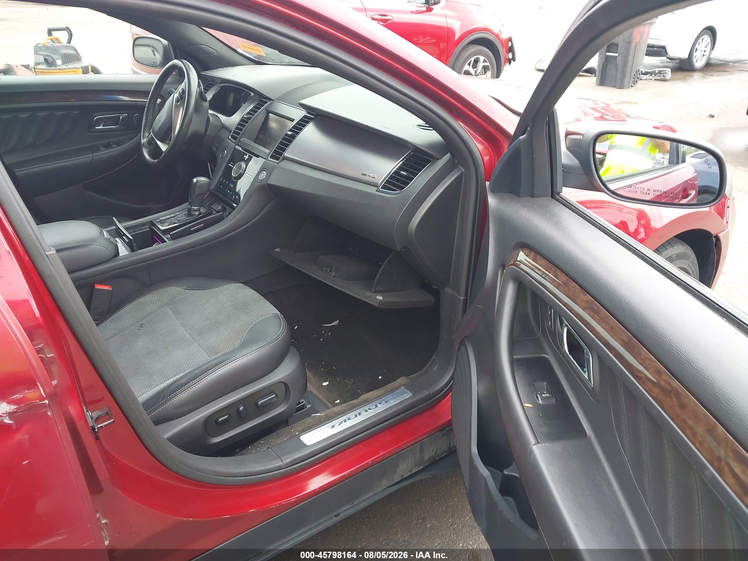2015 Ford Taurus Sho Red vin: 1FAHP2KT1FG121823