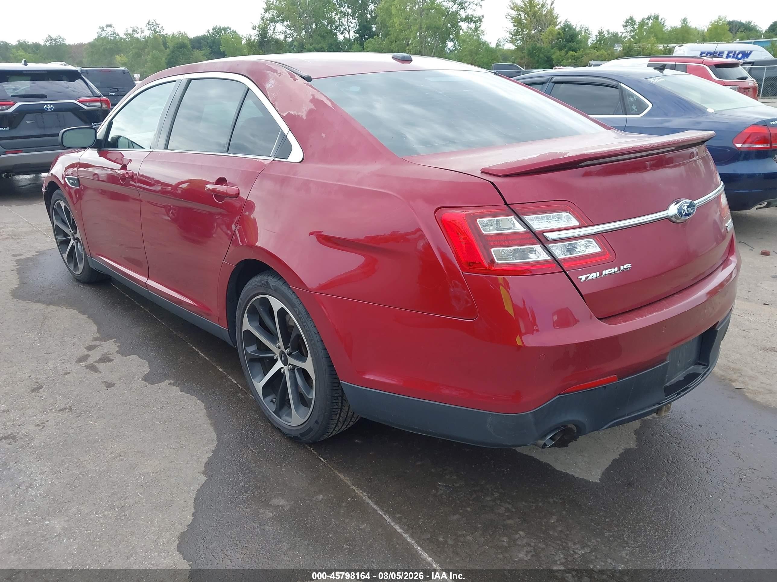 2015 Ford Taurus Sho Red vin: 1FAHP2KT1FG121823