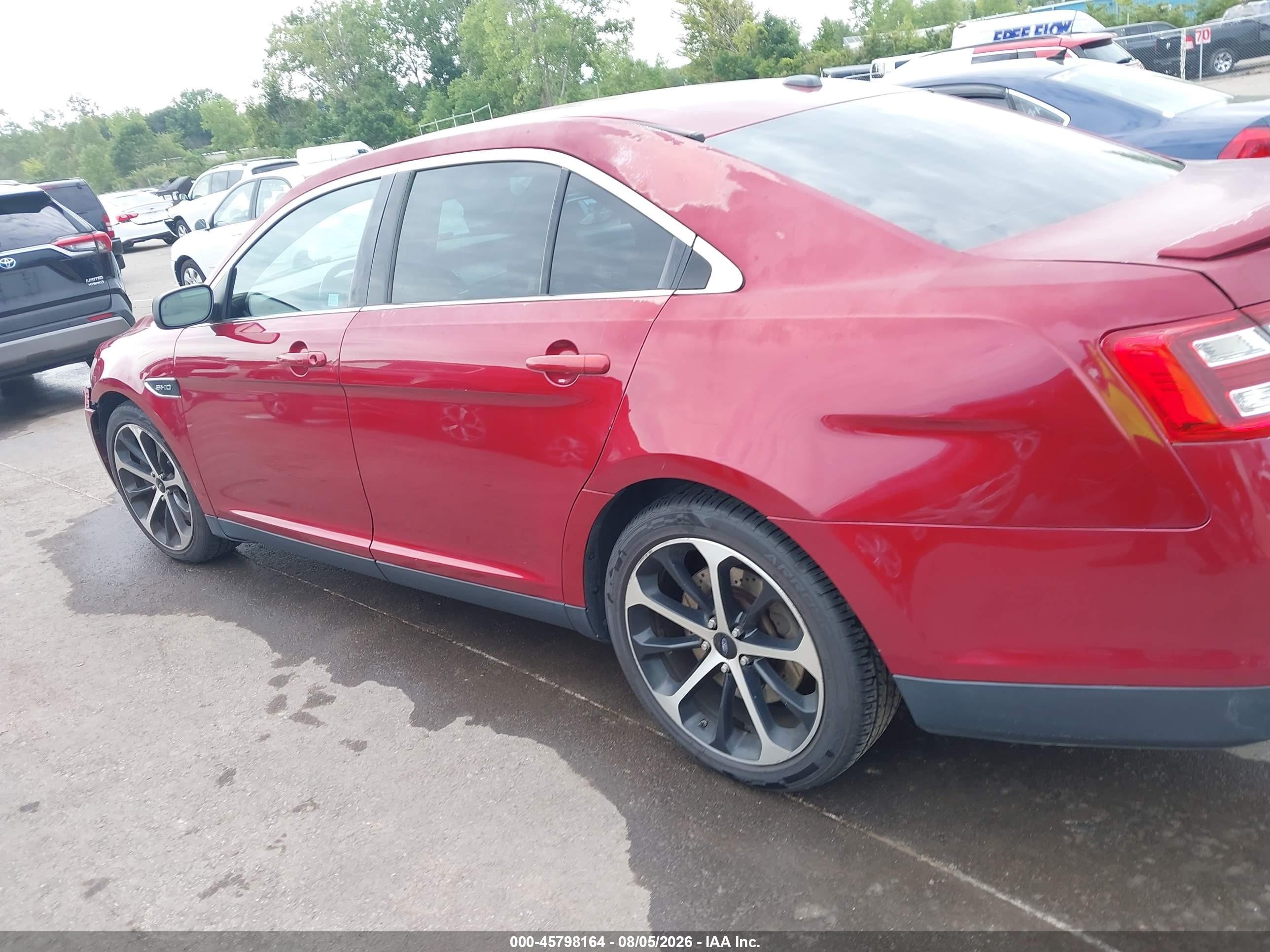 2015 Ford Taurus Sho Red vin: 1FAHP2KT1FG121823