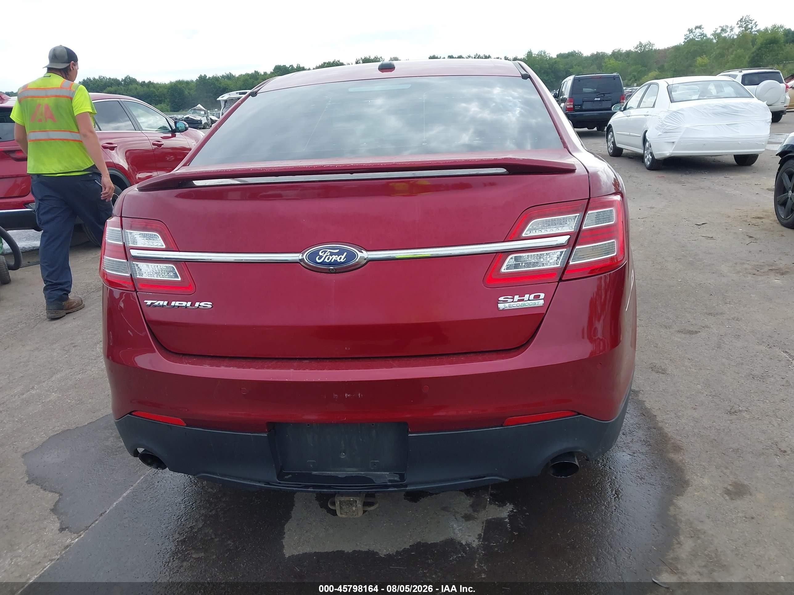 2015 Ford Taurus Sho Red vin: 1FAHP2KT1FG121823