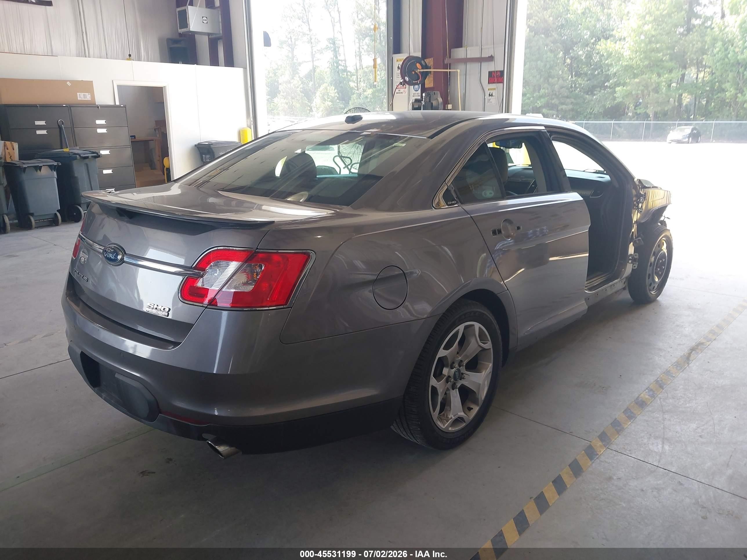 2011 Ford Taurus Sho Gray vin: 1FAHP2KT2BG190286