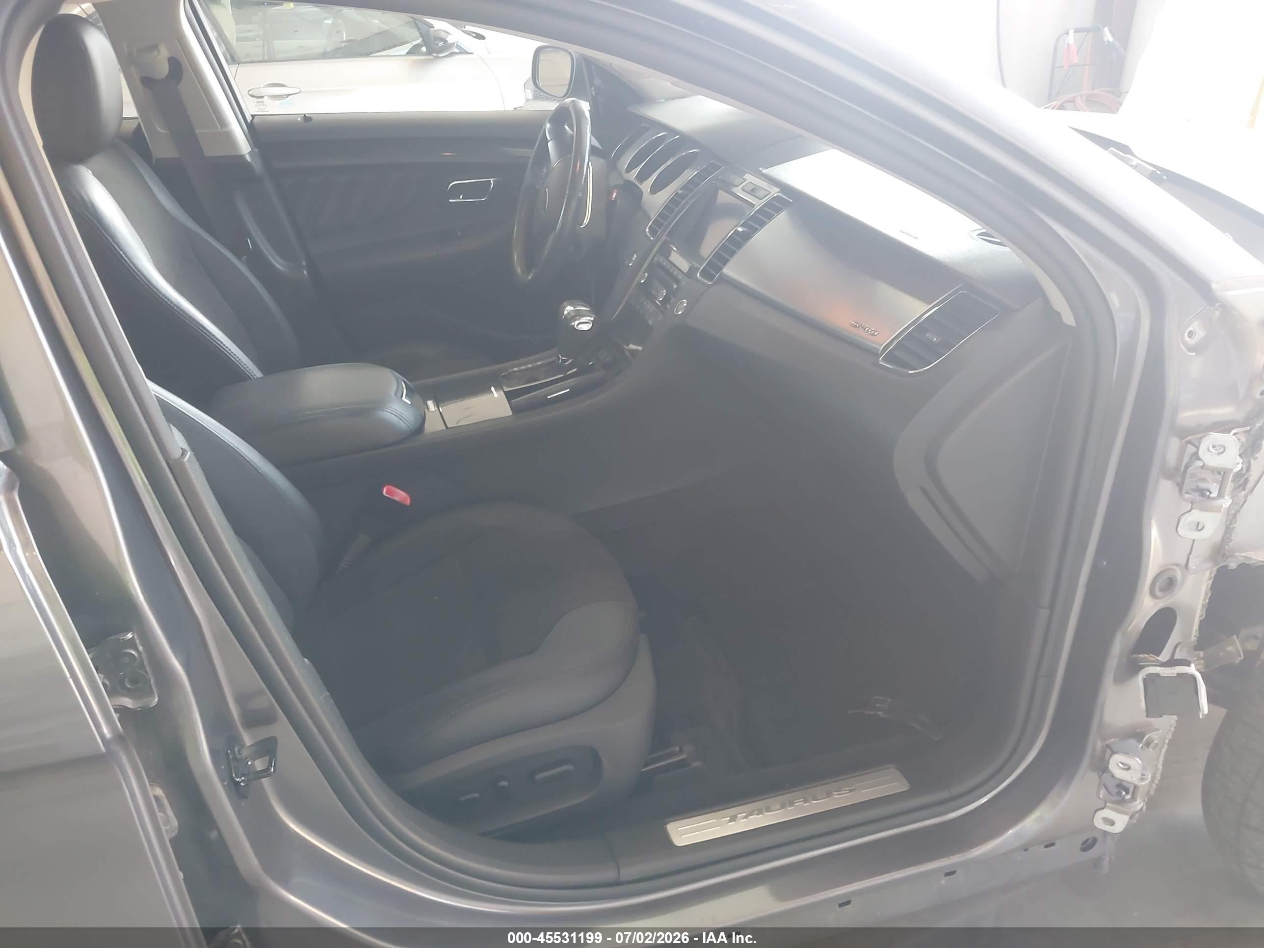 2011 Ford Taurus Sho Gray vin: 1FAHP2KT2BG190286