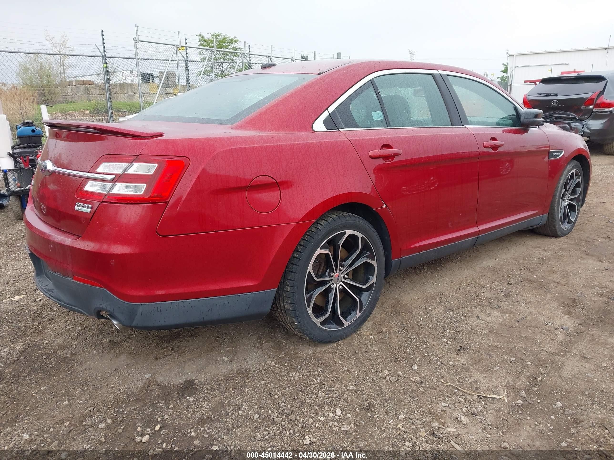 2013 Ford Taurus Sho Красный vin: 1FAHP2KT2DG163964