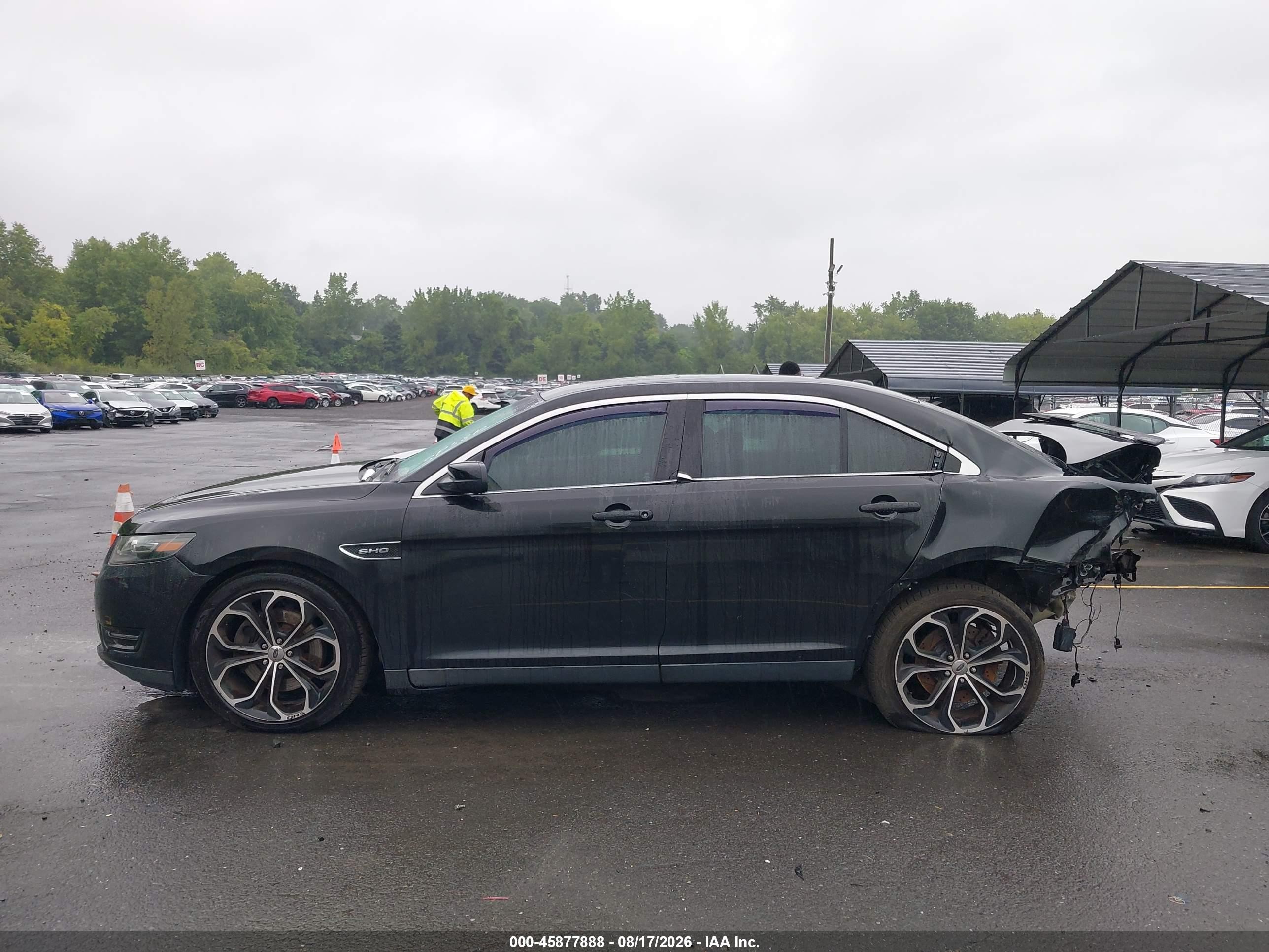 2014 Ford Taurus Sho Black vin: 1FAHP2KT2EG132537