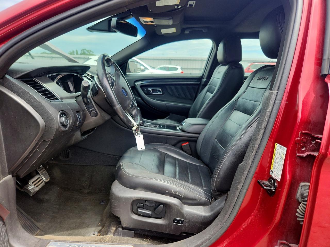 2014 Ford Taurus Sho Red vin: 1FAHP2KT2EG181754