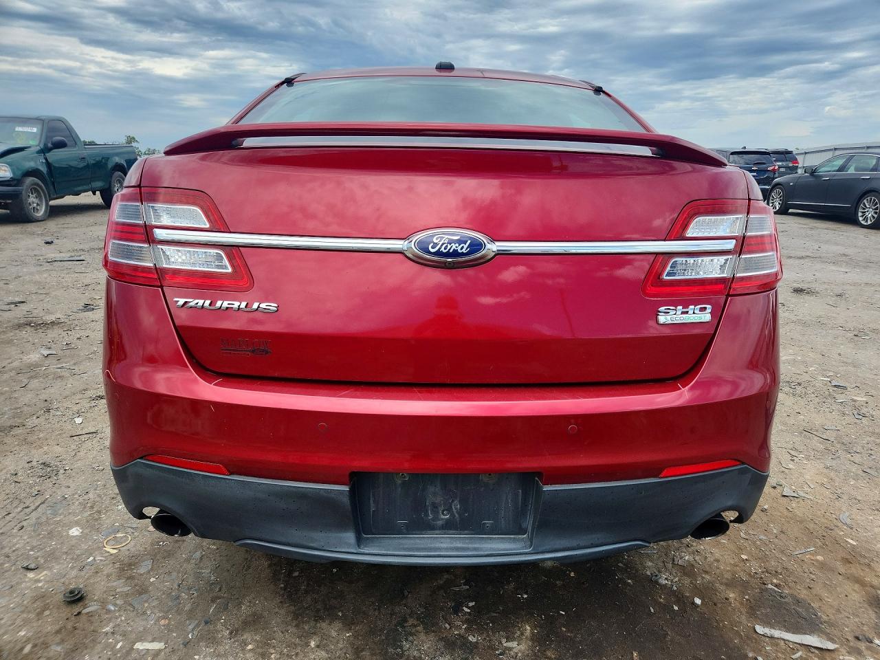 2014 Ford Taurus Sho Red vin: 1FAHP2KT2EG181754