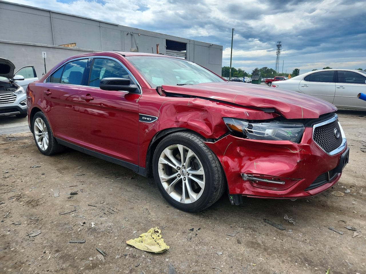 2014 Ford Taurus Sho Red vin: 1FAHP2KT2EG181754