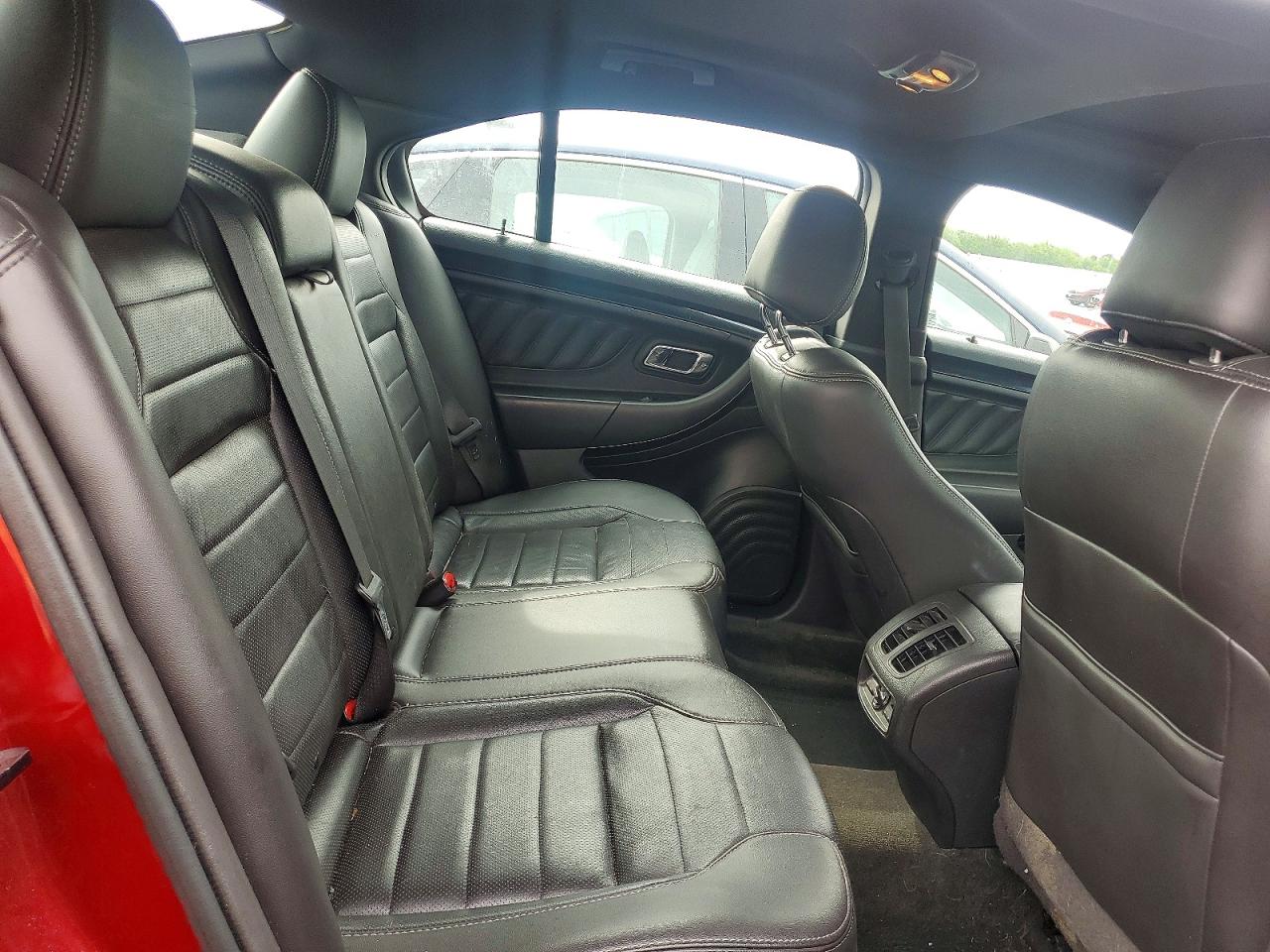 2014 Ford Taurus Sho Red vin: 1FAHP2KT2EG181754