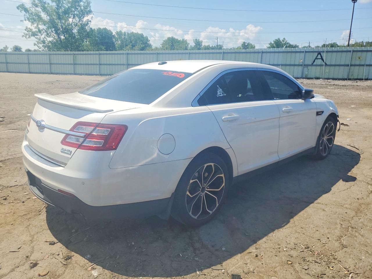 2013 Ford Taurus Sho White vin: 1FAHP2KT3DG101523
