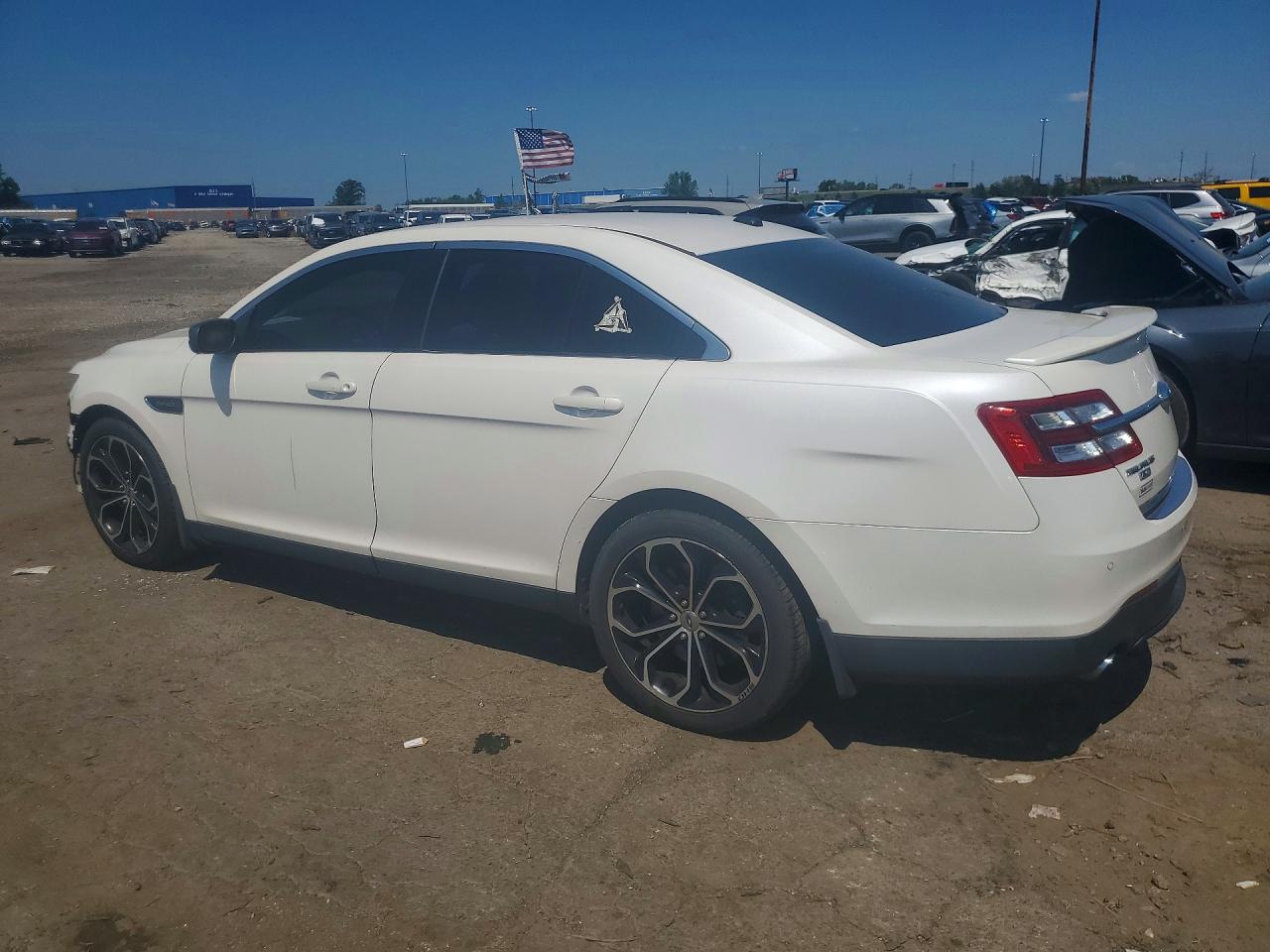 2013 Ford Taurus Sho White vin: 1FAHP2KT3DG101523