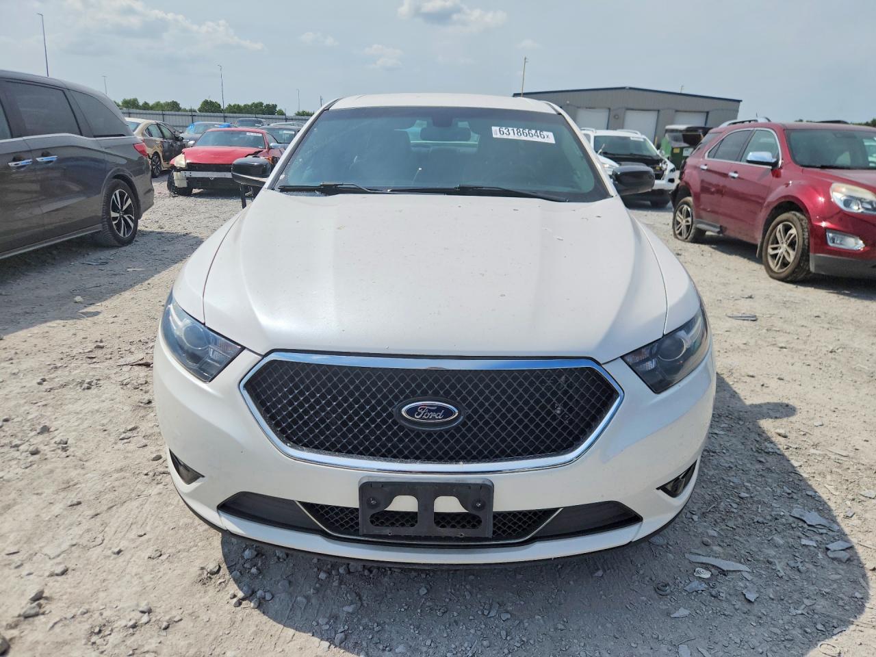 2015 Ford Taurus Sho White vin: 1FAHP2KT3FG187841