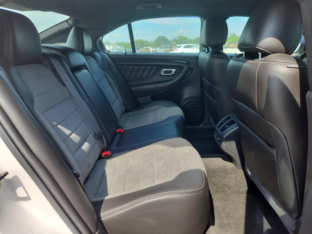 2015 Ford Taurus Sho White vin: 1FAHP2KT3FG187841
