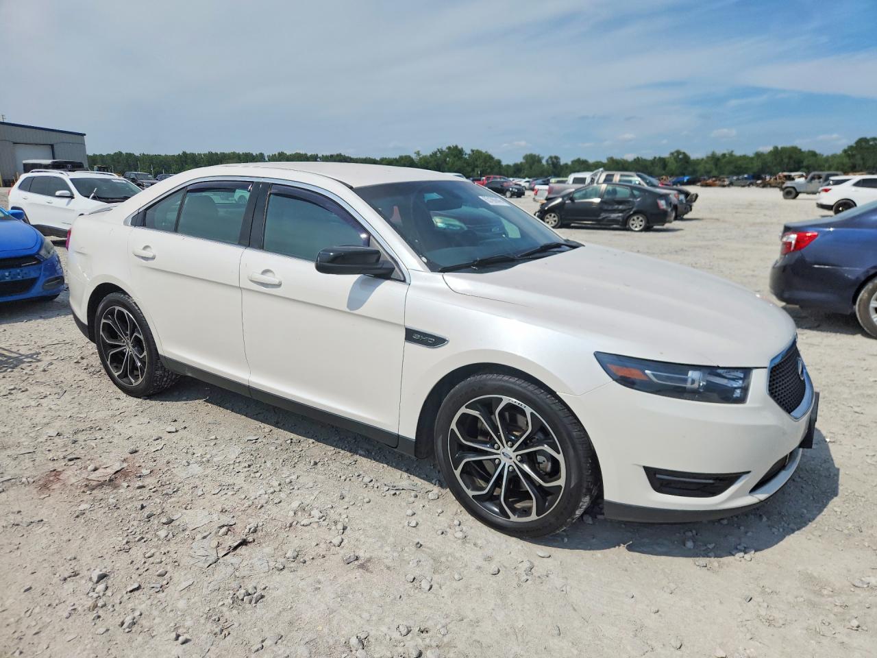 2015 Ford Taurus Sho White vin: 1FAHP2KT3FG187841
