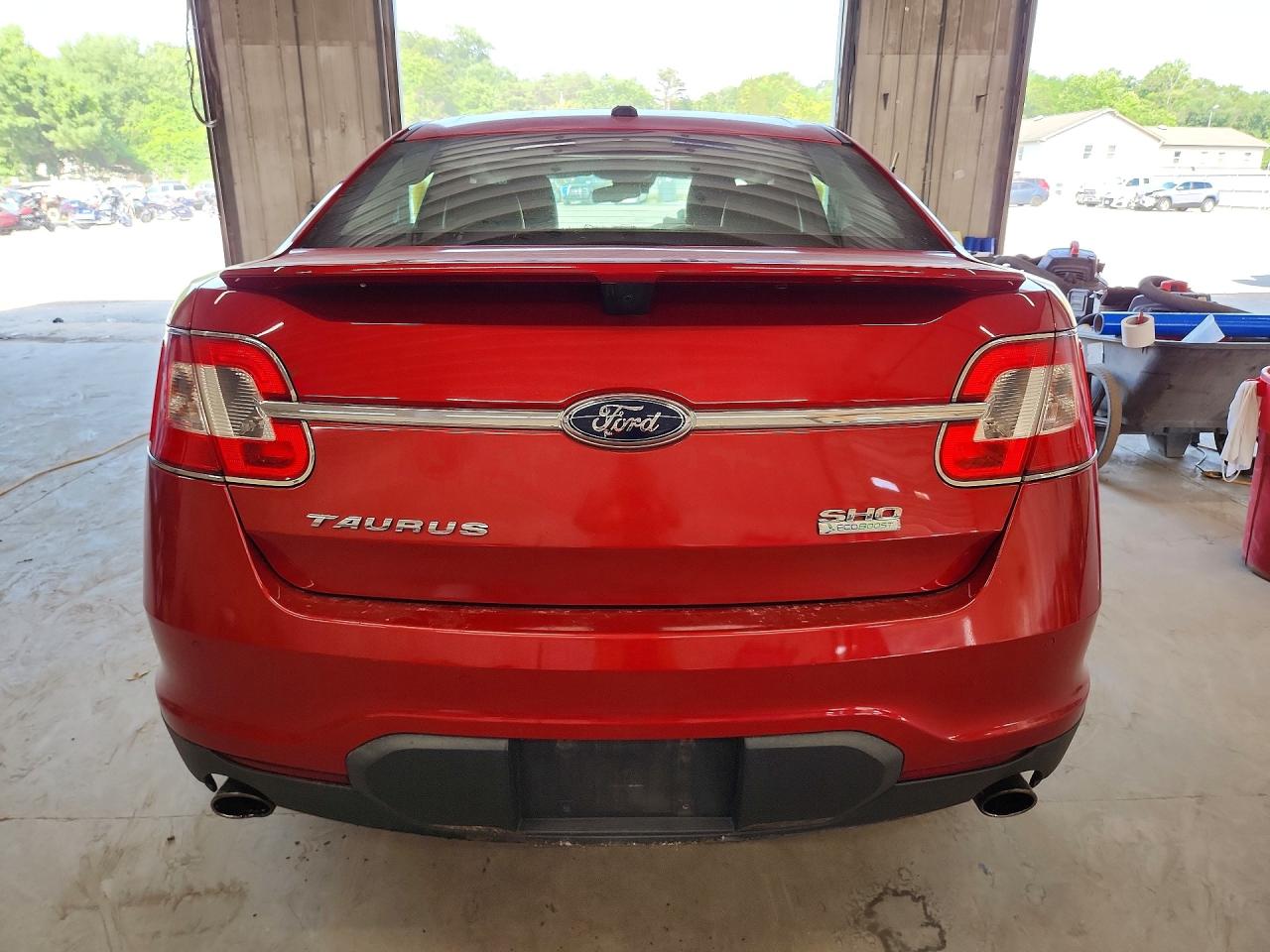 2010 Ford Taurus Sho Red vin: 1FAHP2KT5AG110008